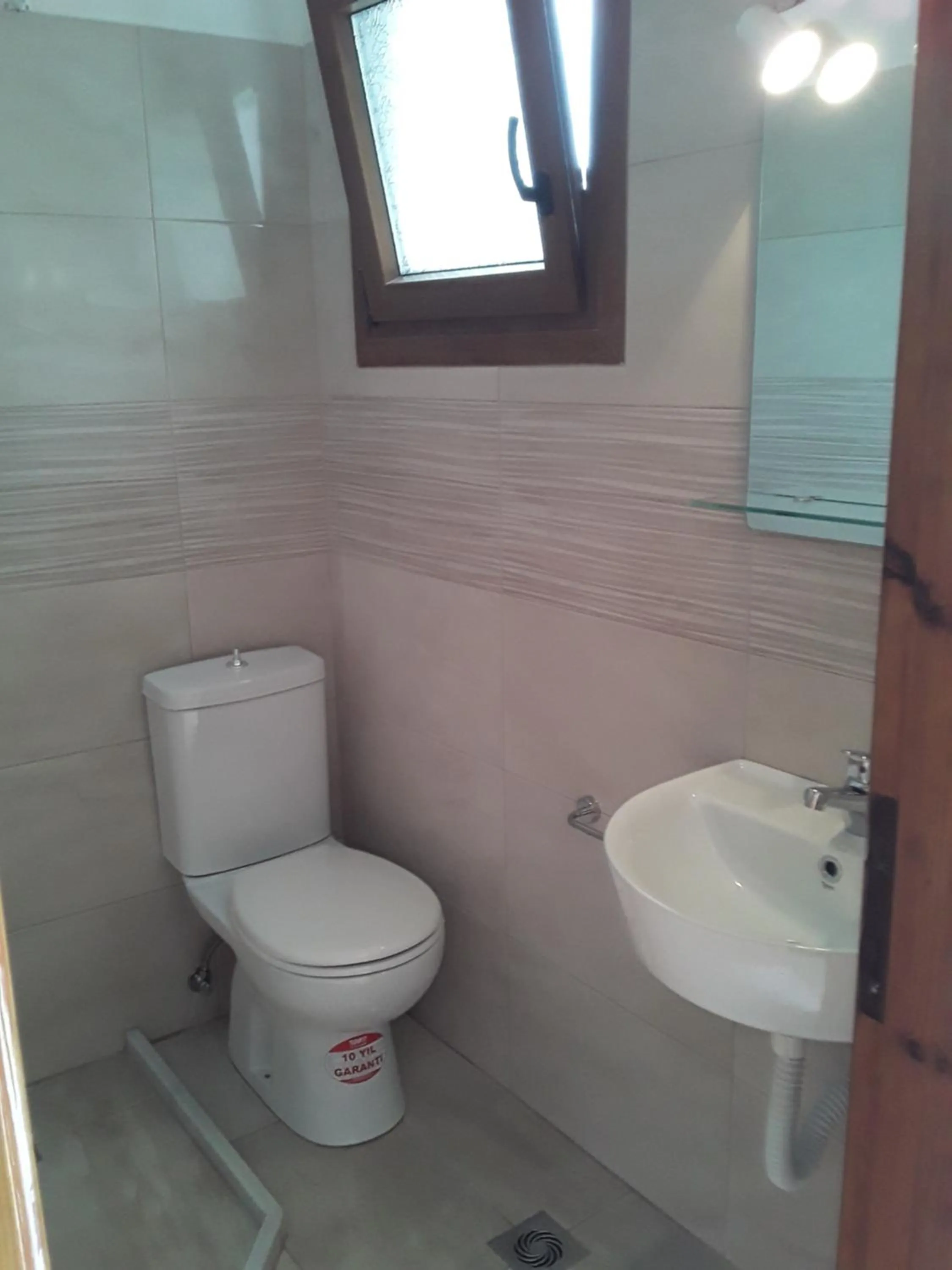 Toilet in Ethra