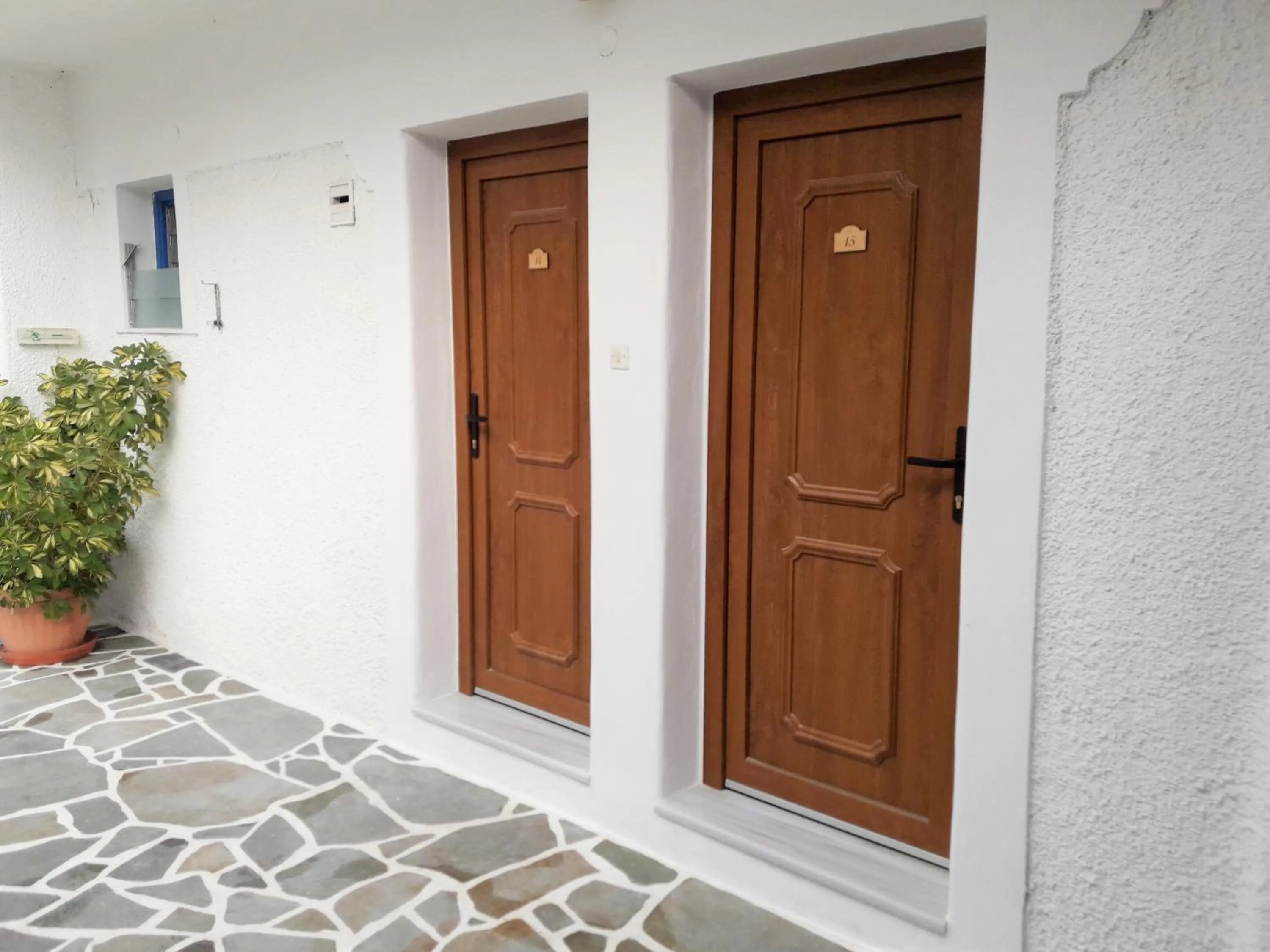 Facade/entrance in Ethra