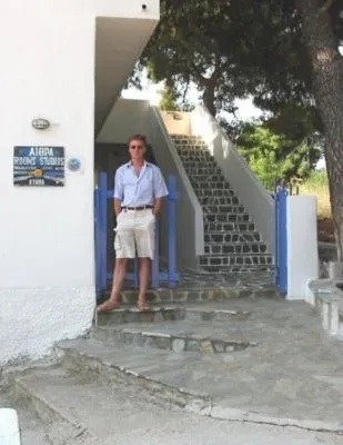 Facade/entrance in Ethra