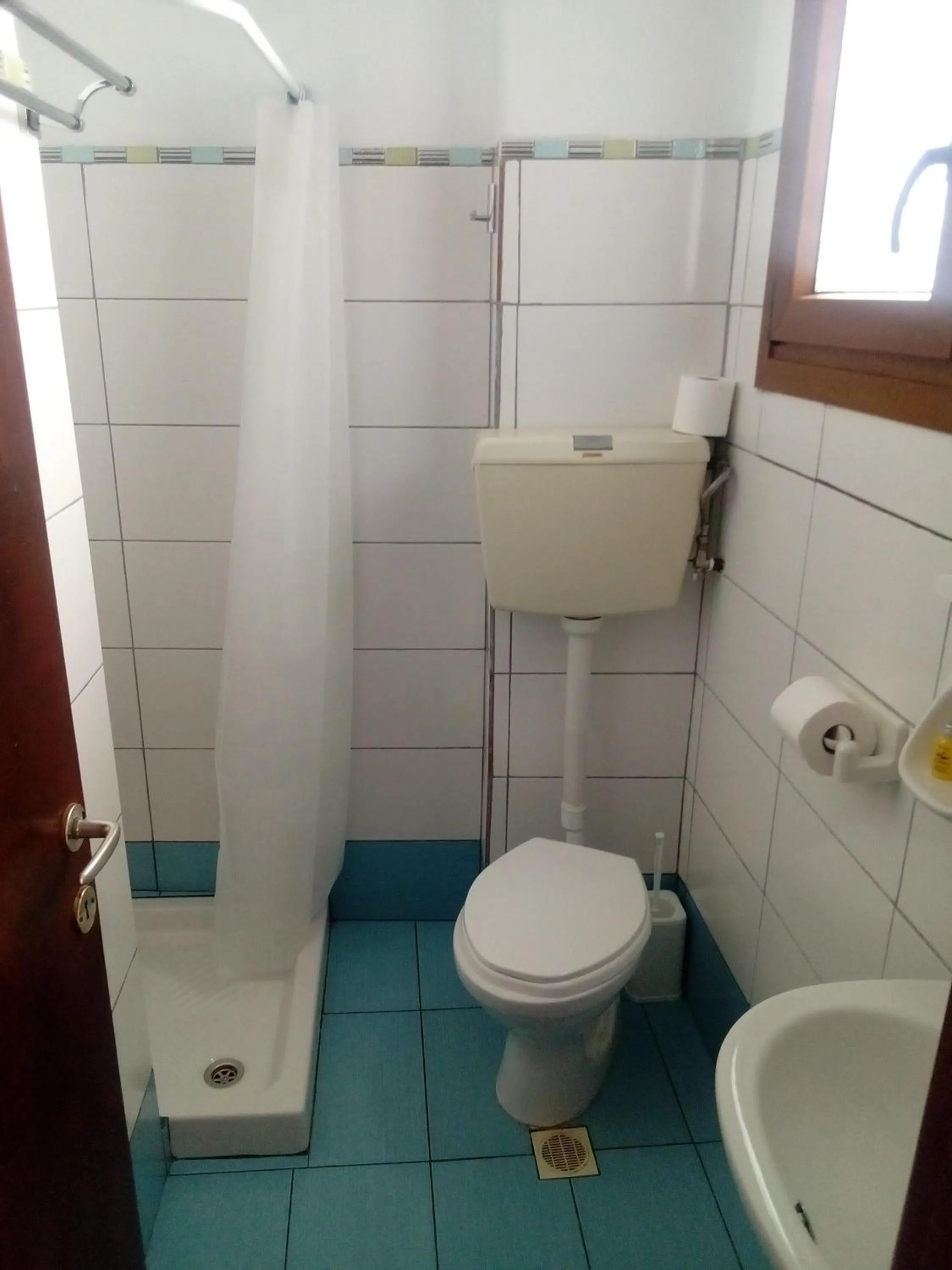 Toilet in Ethra