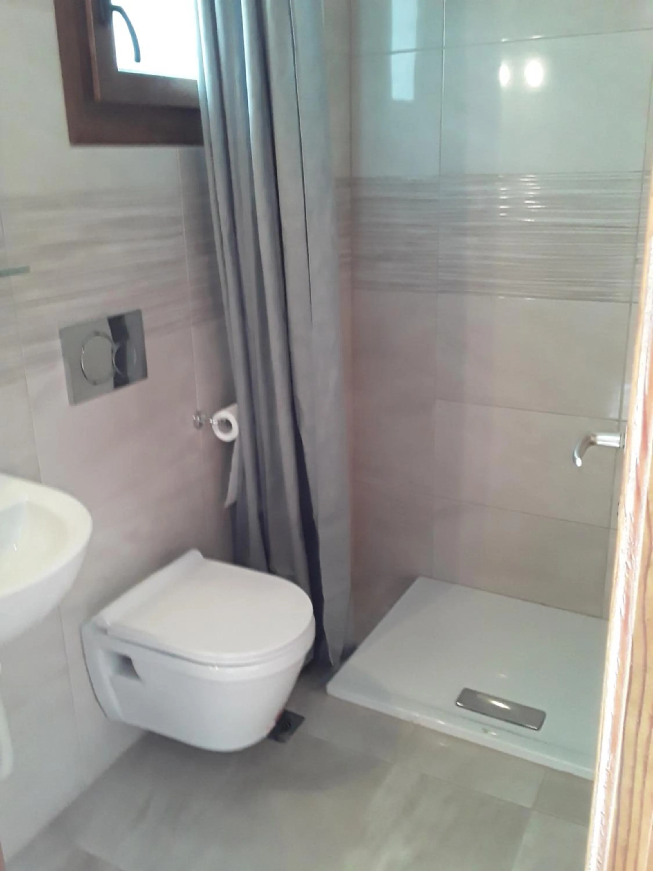Toilet in Ethra