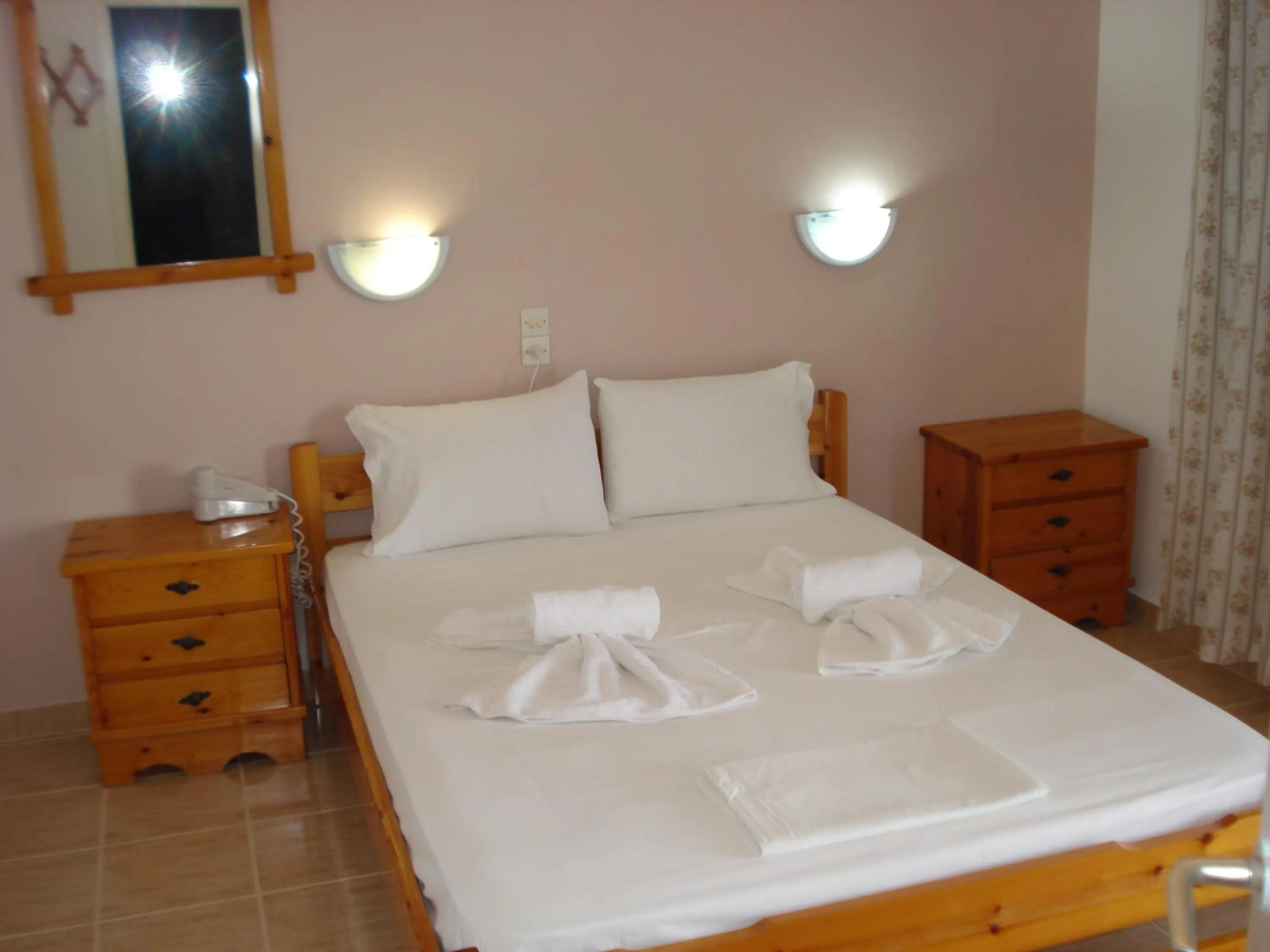Bedroom, Bed in Ethra
