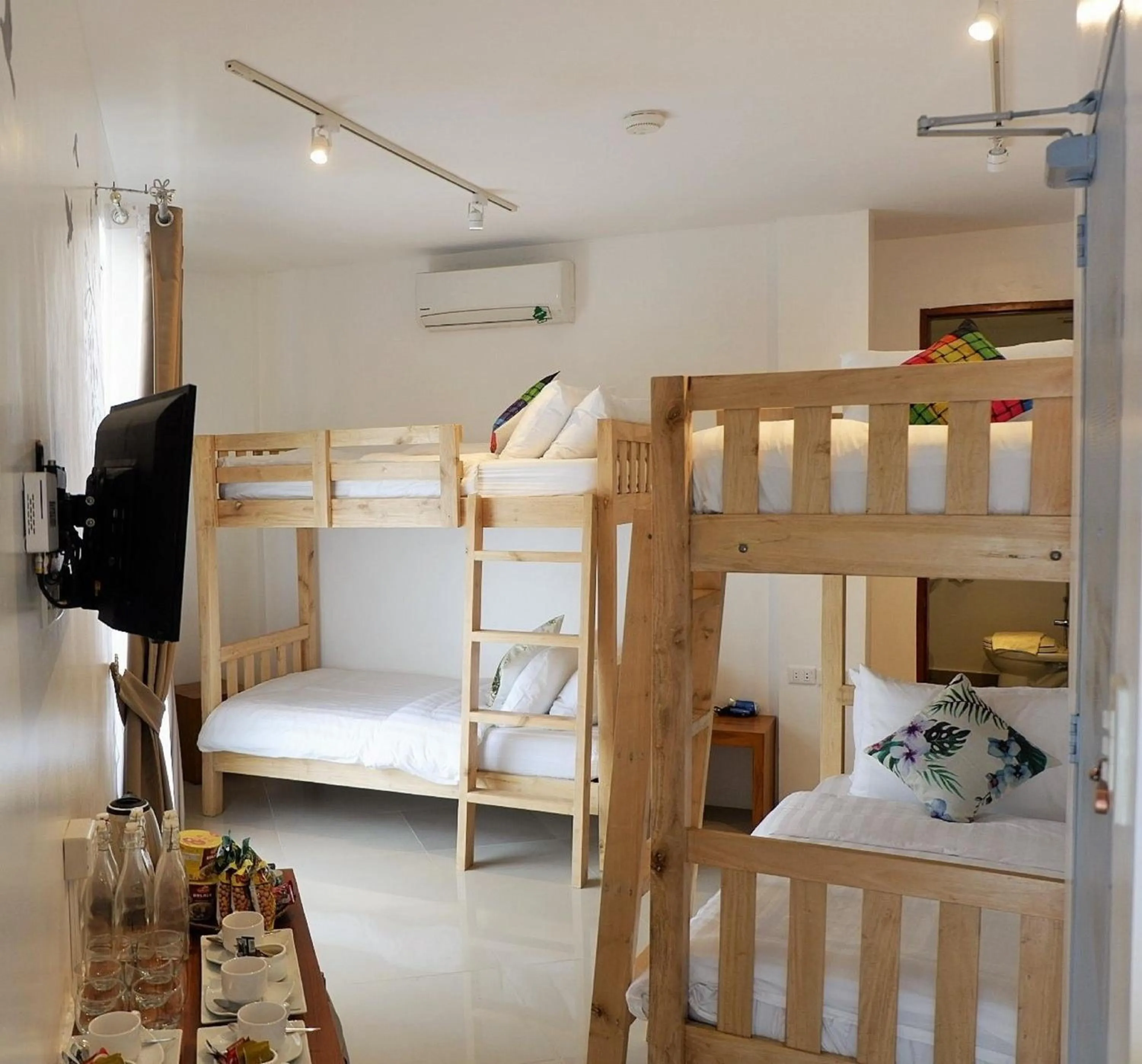 bunk bed, Bed in Kamusta Boutique Hotel
