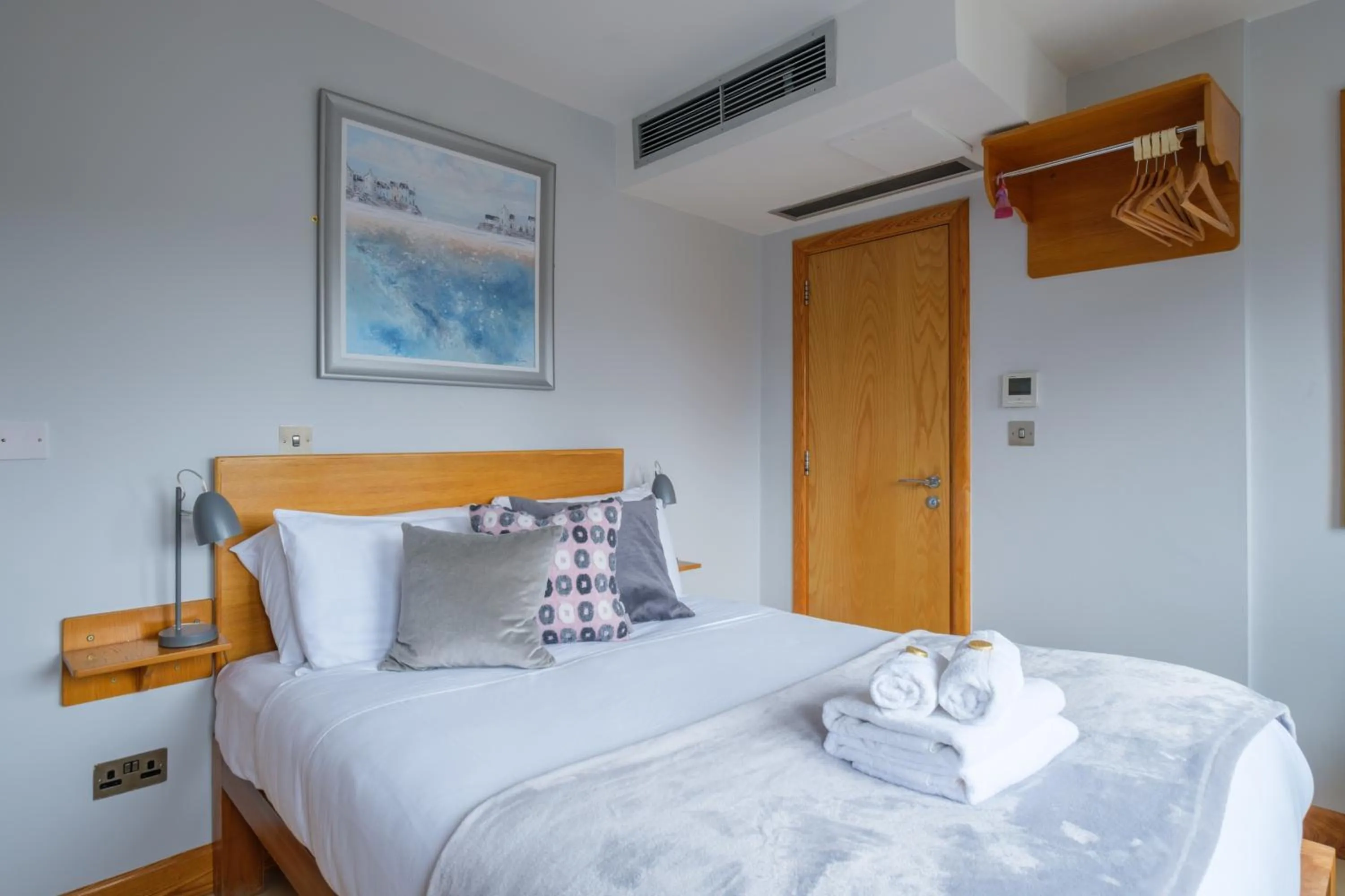 Bedroom, Bed in The Eyre Square Townhouse