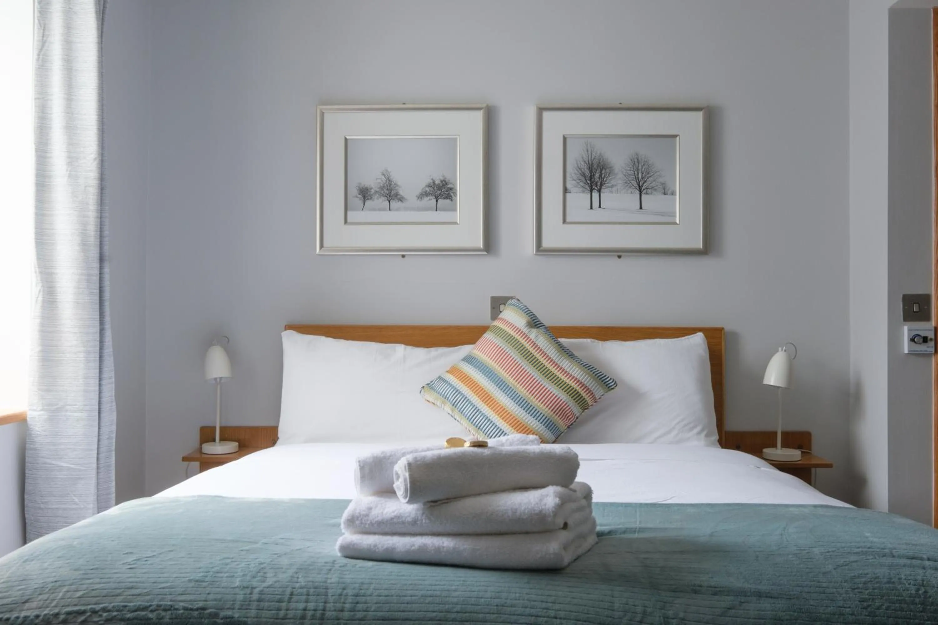 Bedroom, Bed in The Eyre Square Townhouse
