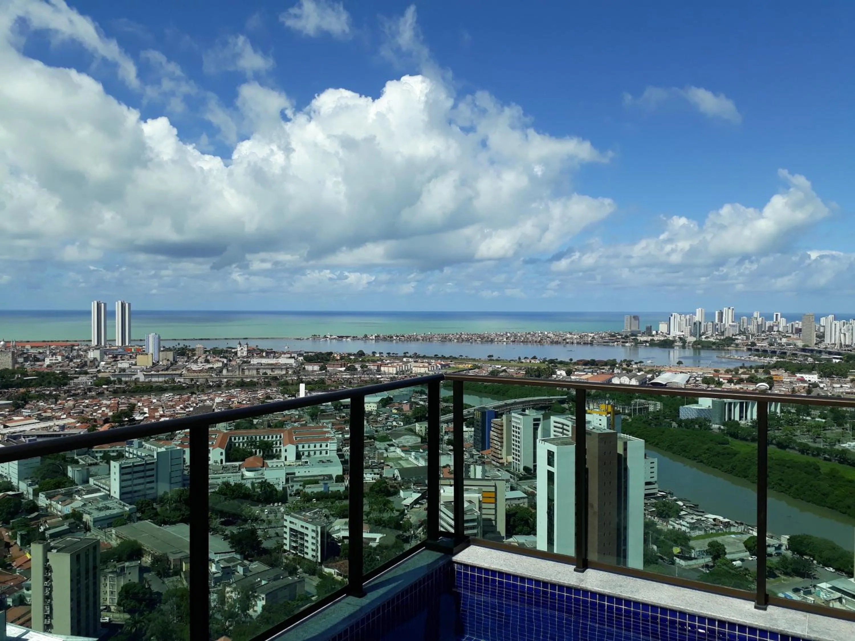 City view in Beach Class Ilha do Leite