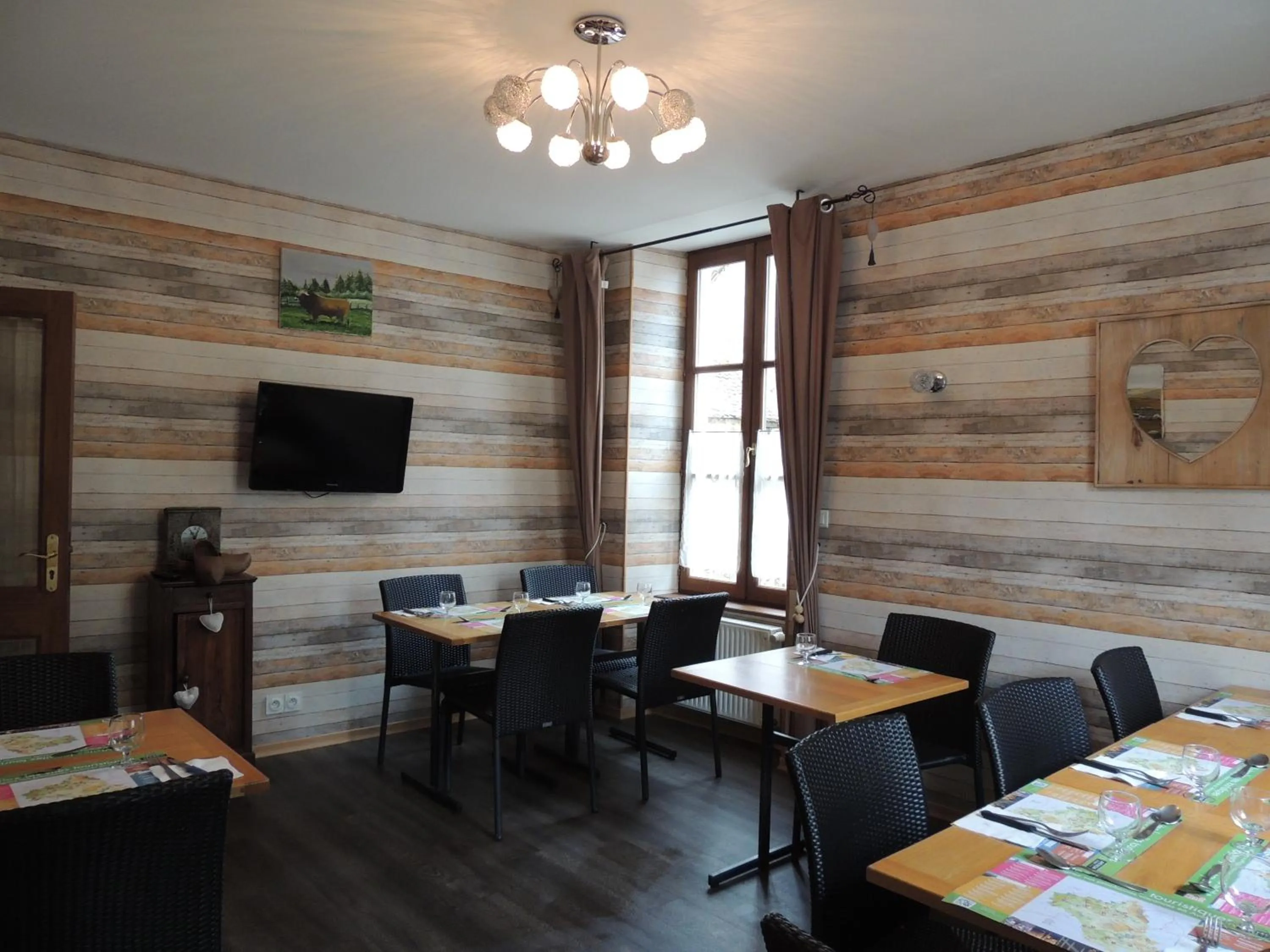 Restaurant/places to eat in Logis Hôtel-restaurant Les Coudercous