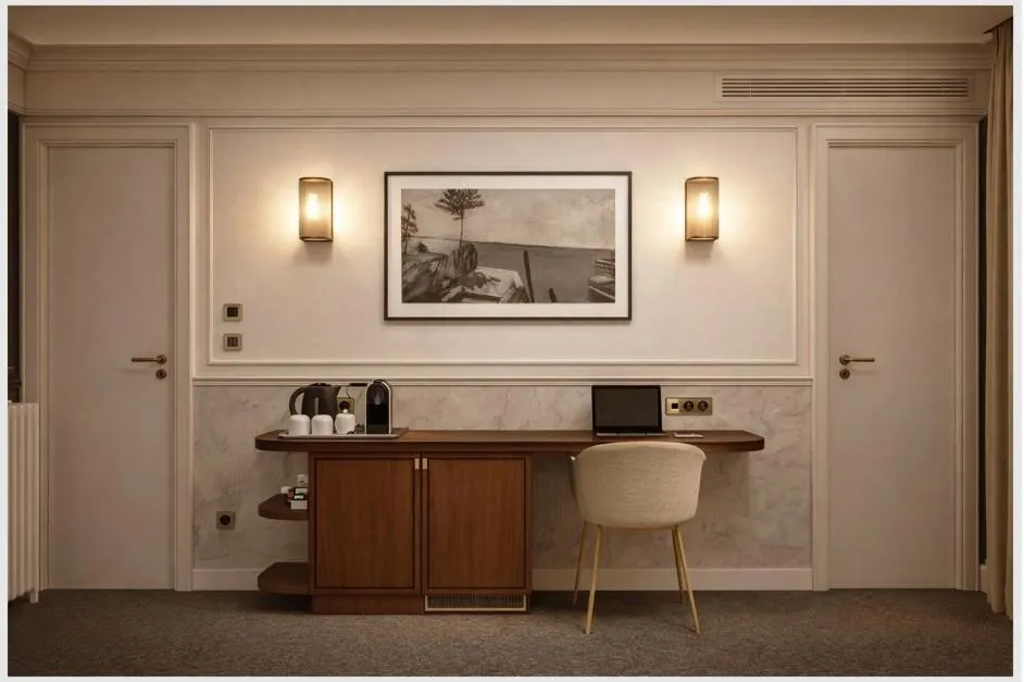 Bedroom in Hotel Saint Cyr Etoile