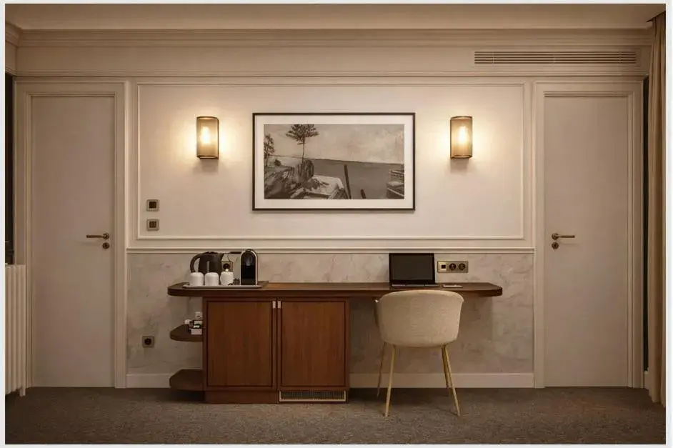 Bedroom in Hotel Saint Cyr Etoile Bedroom in Hotel Saint Cyr Etoile