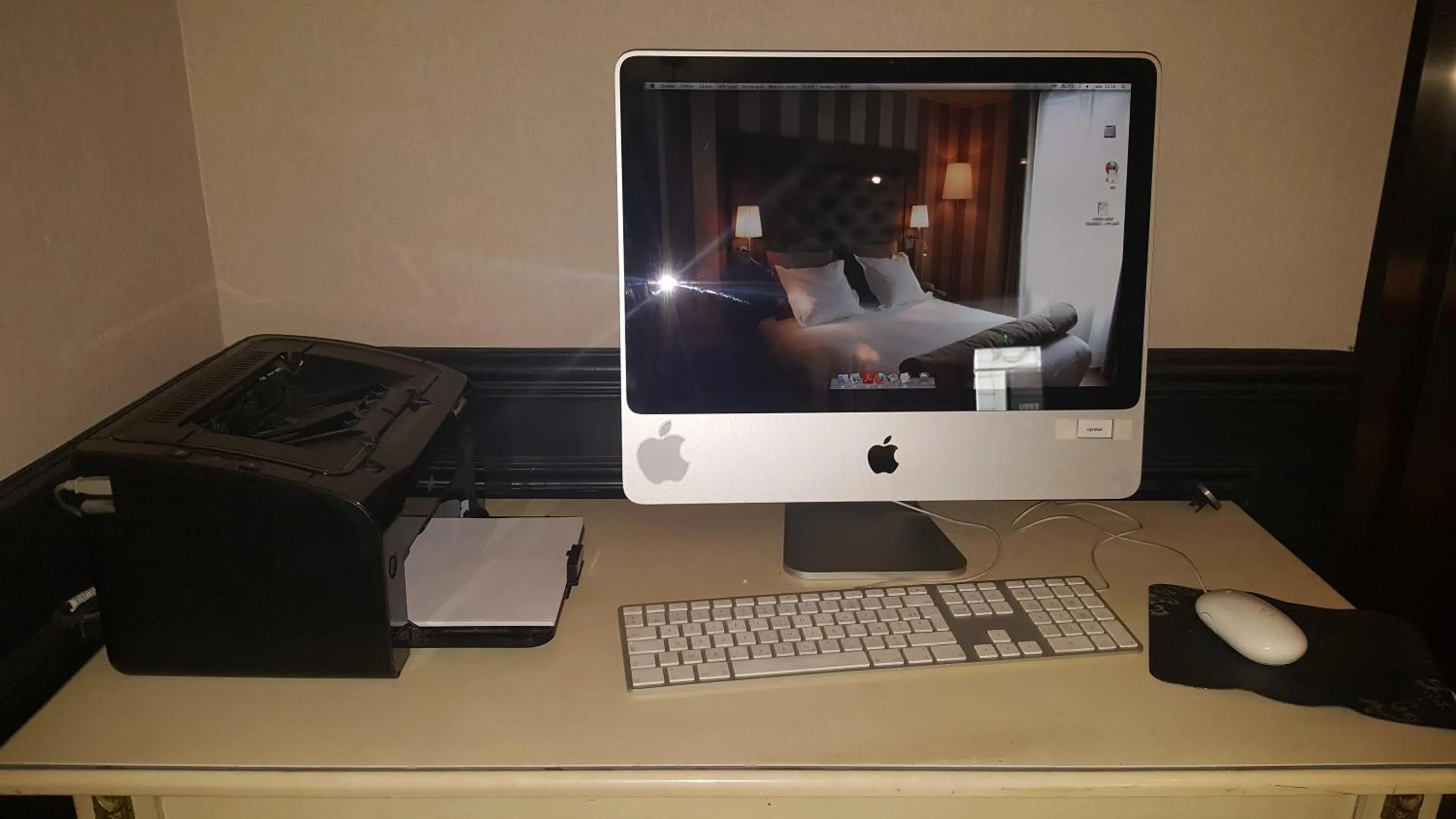 Business facilities in Hotel Saint Cyr Etoile