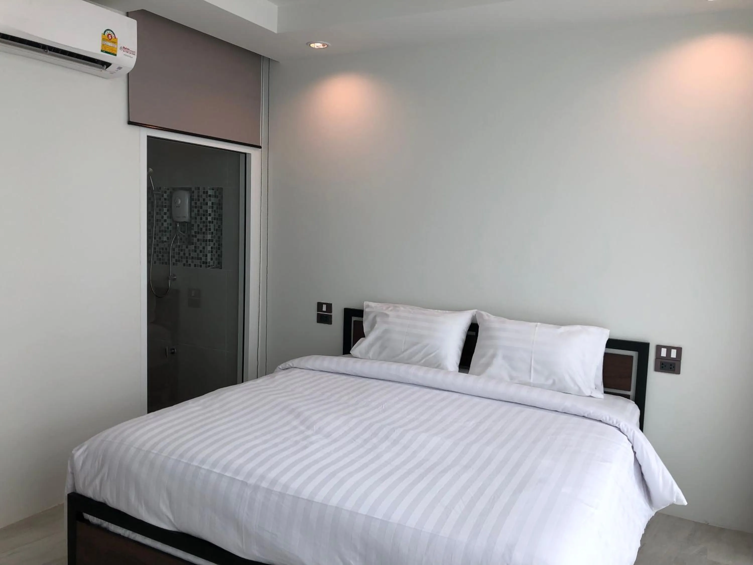 Bedroom, Bed in Richmond Nan Hotel