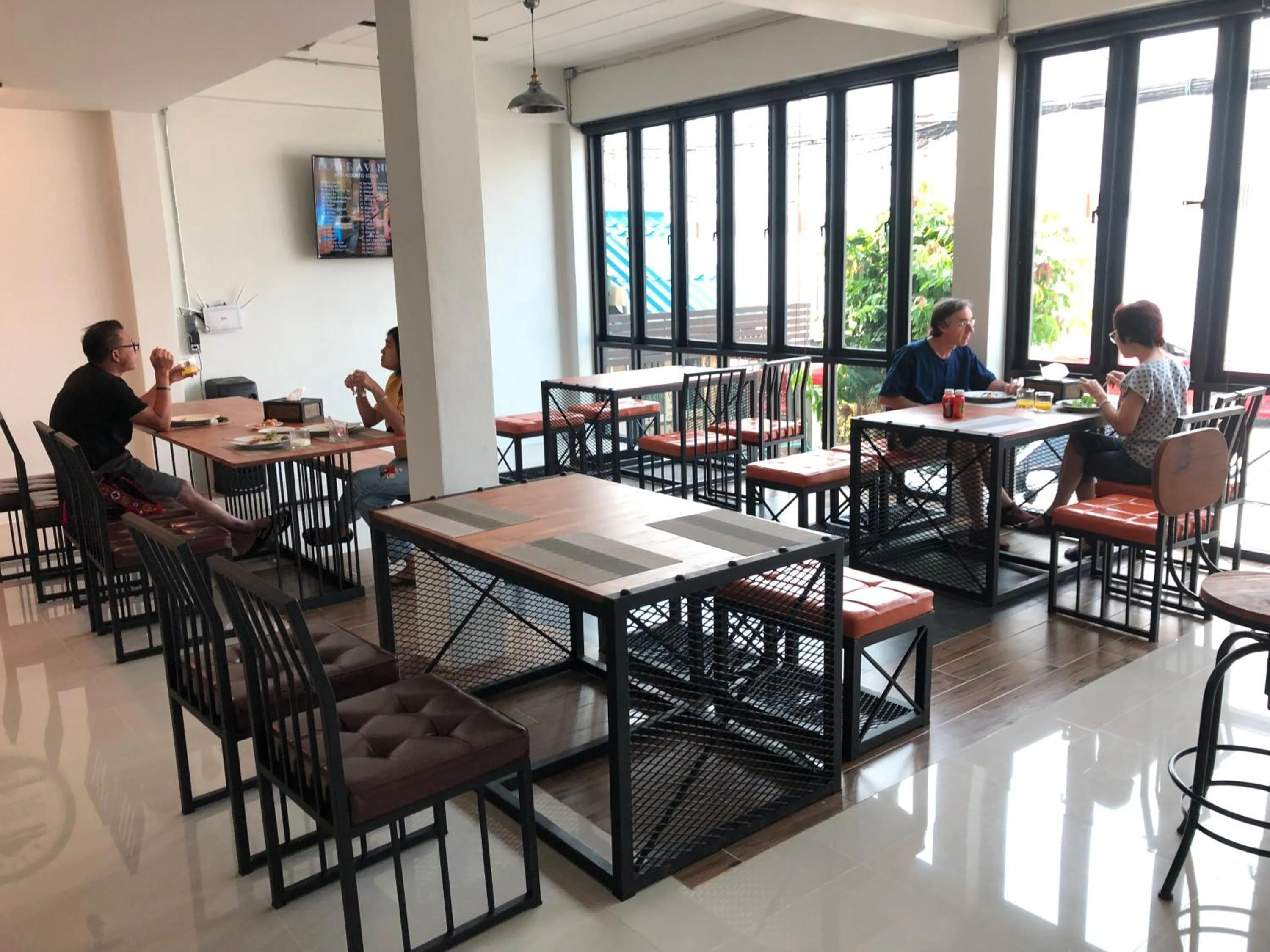 Restaurant/places to eat in Richmond Nan Hotel