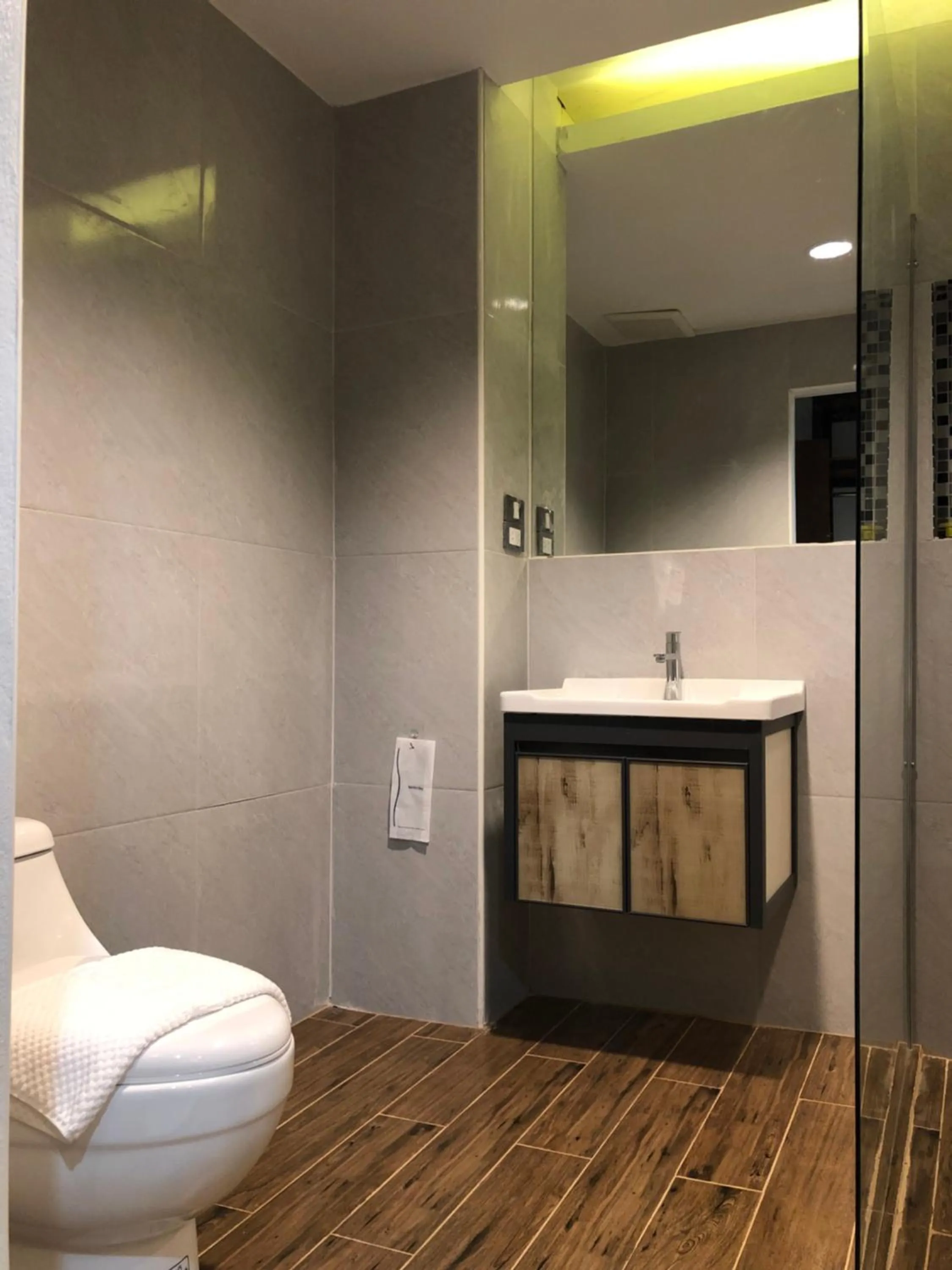 Bathroom in Richmond Nan Hotel