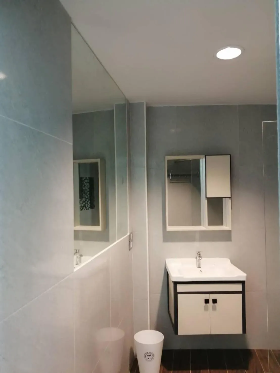 Bathroom in Richmond Nan Hotel