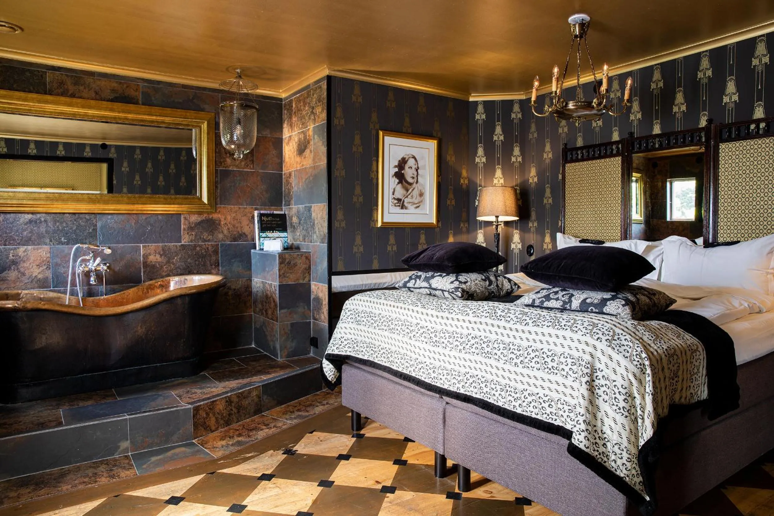 Coffee/tea facilities, Bed in Bomans Hotell i Trosa