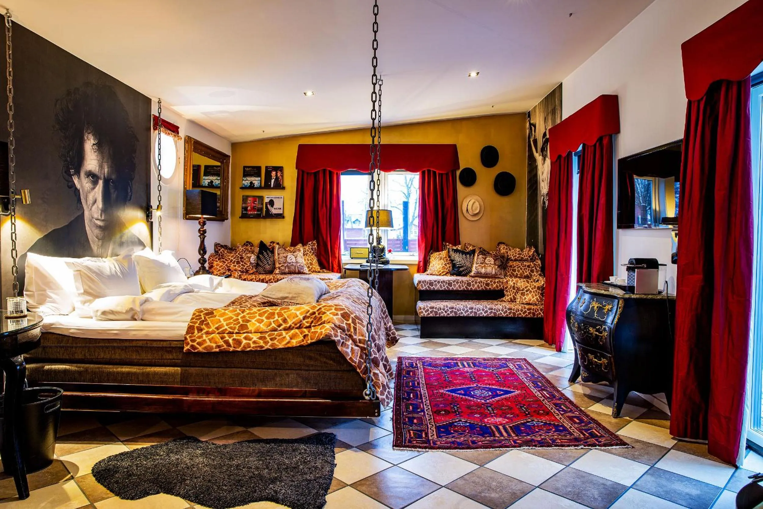 Coffee/tea facilities, Bed in Bomans Hotell i Trosa