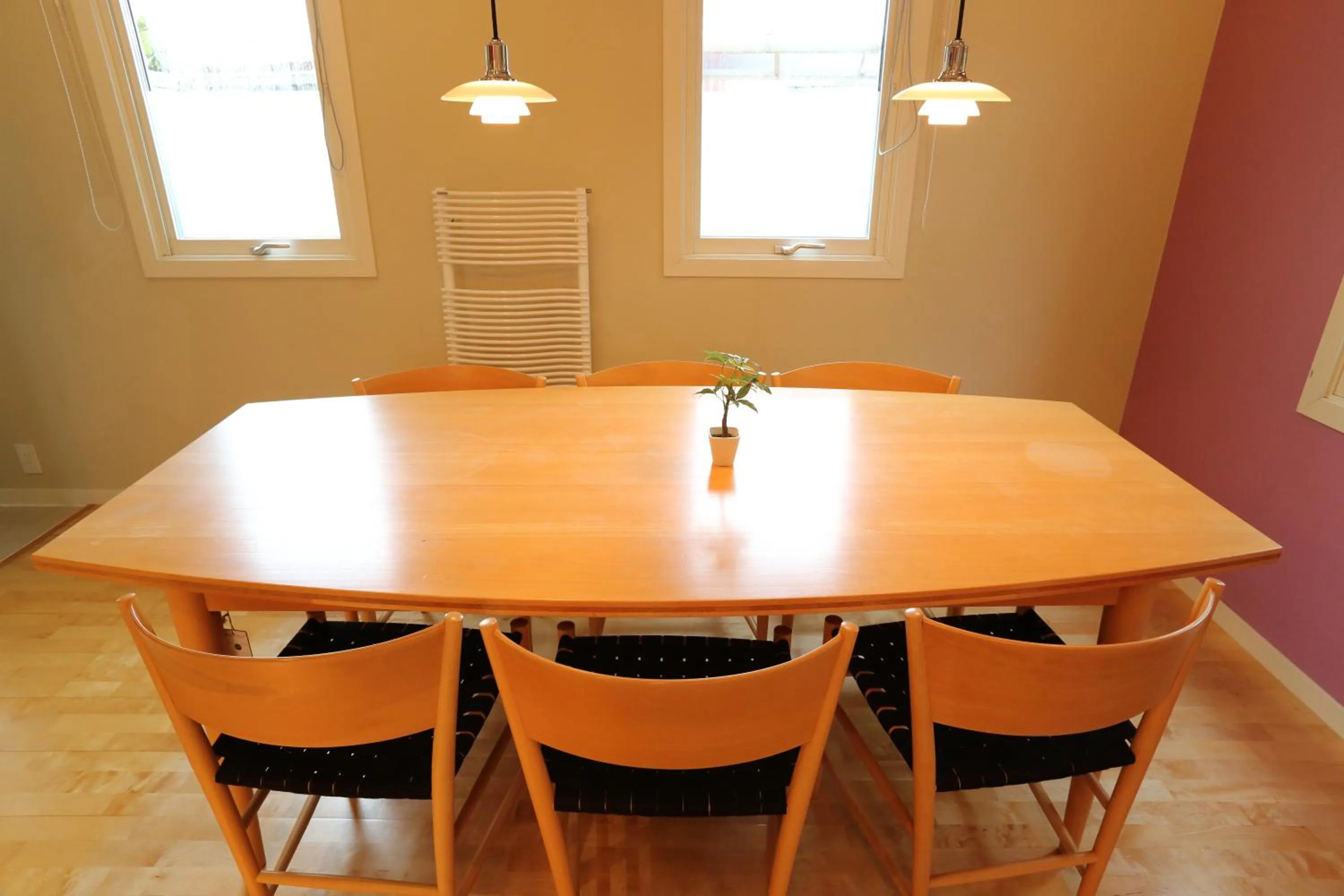 Dining area in Tabinoteitaku Kamakura Yuigahama -Homann Concept-