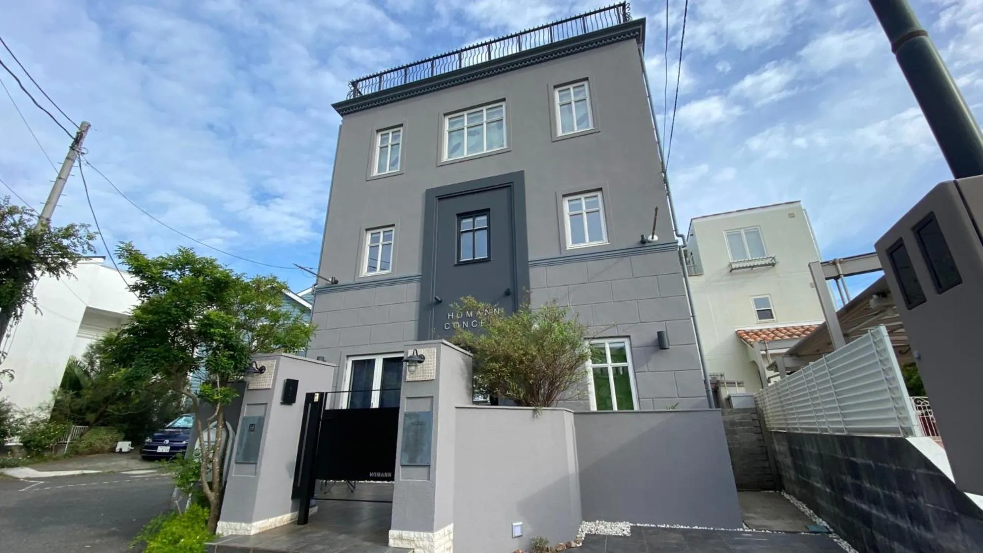 Property building in Tabinoteitaku Kamakura Yuigahama -Homann Concept-