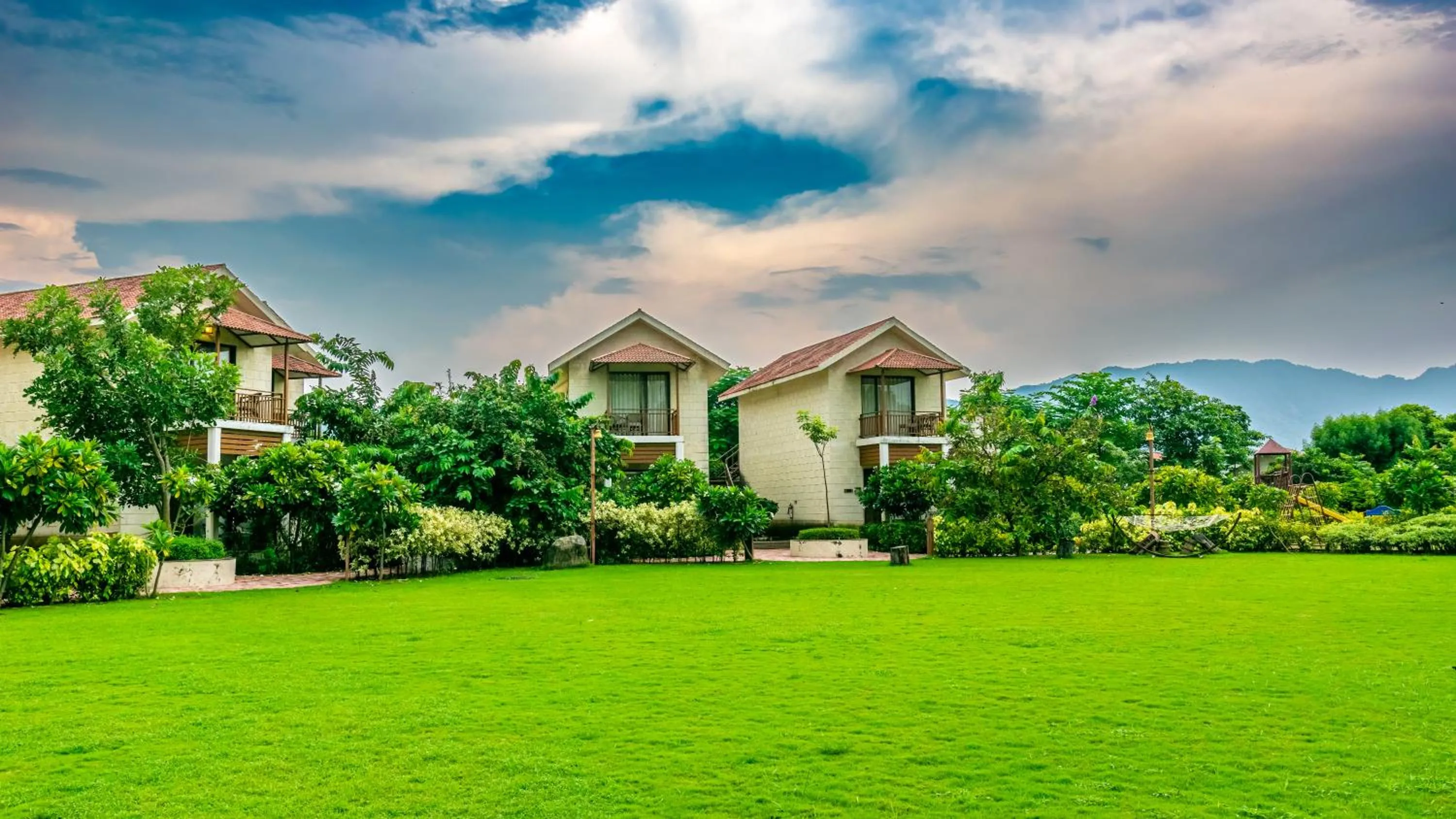 Garden in The Fern Sattva Resort - Polo Forest