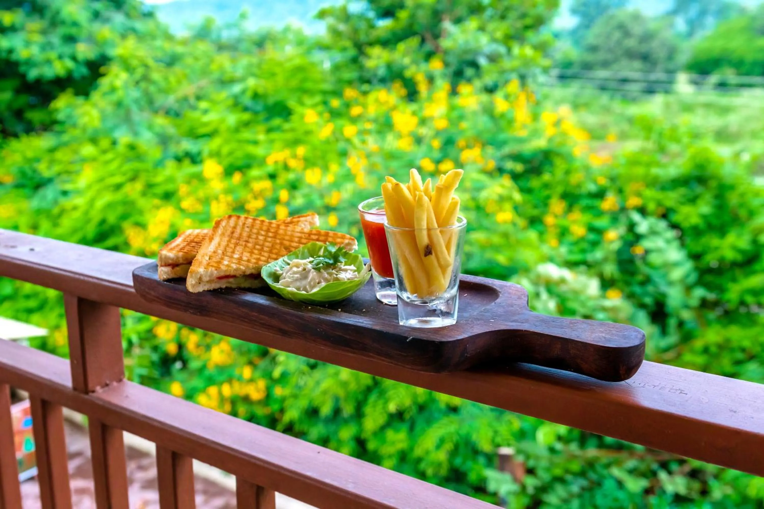 Food and drinks in The Fern Sattva Resort - Polo Forest