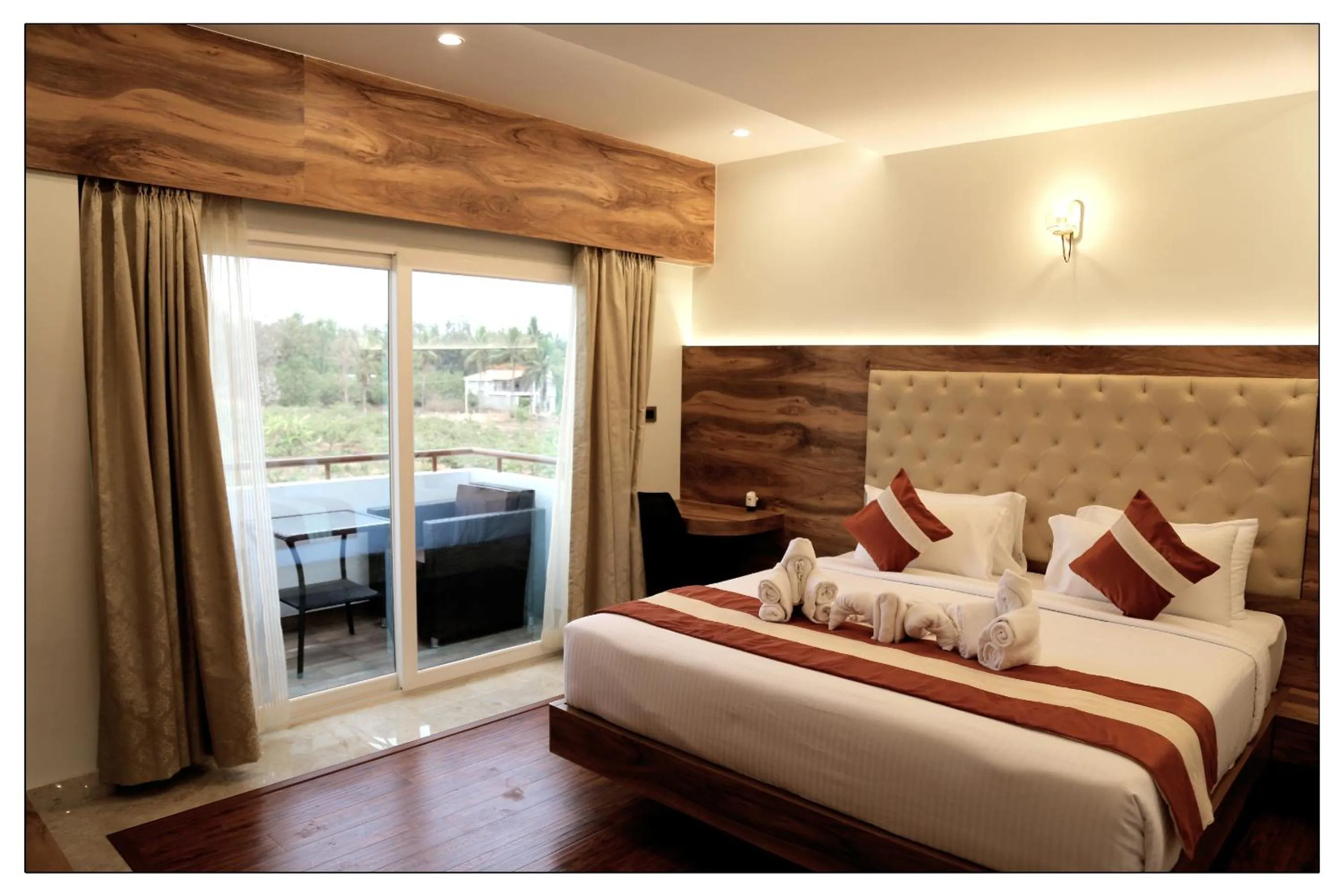 Bedroom, Bed in Royal Lotus View Resotel