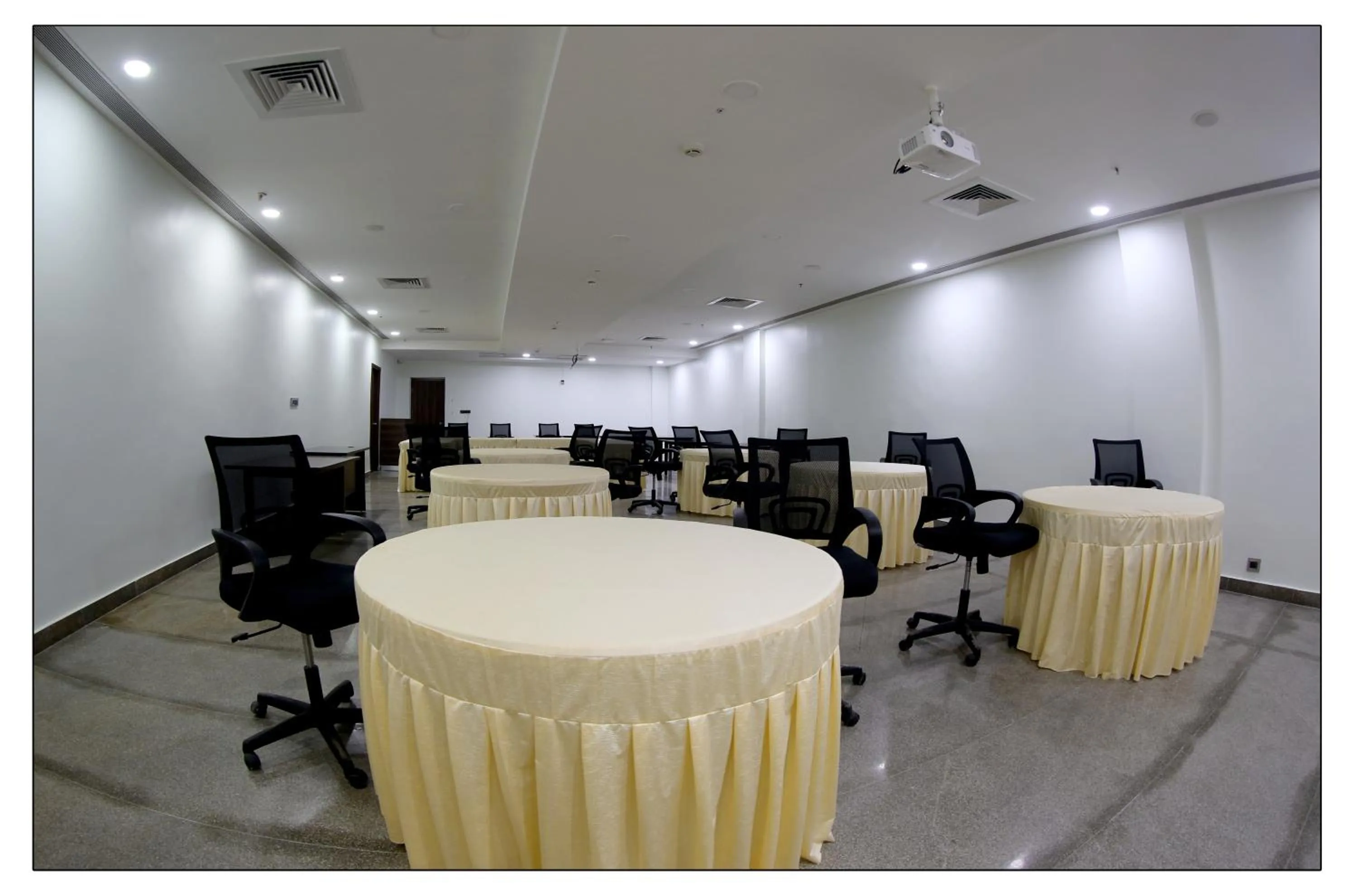 Meeting/conference room in Royal Lotus View Resotel
