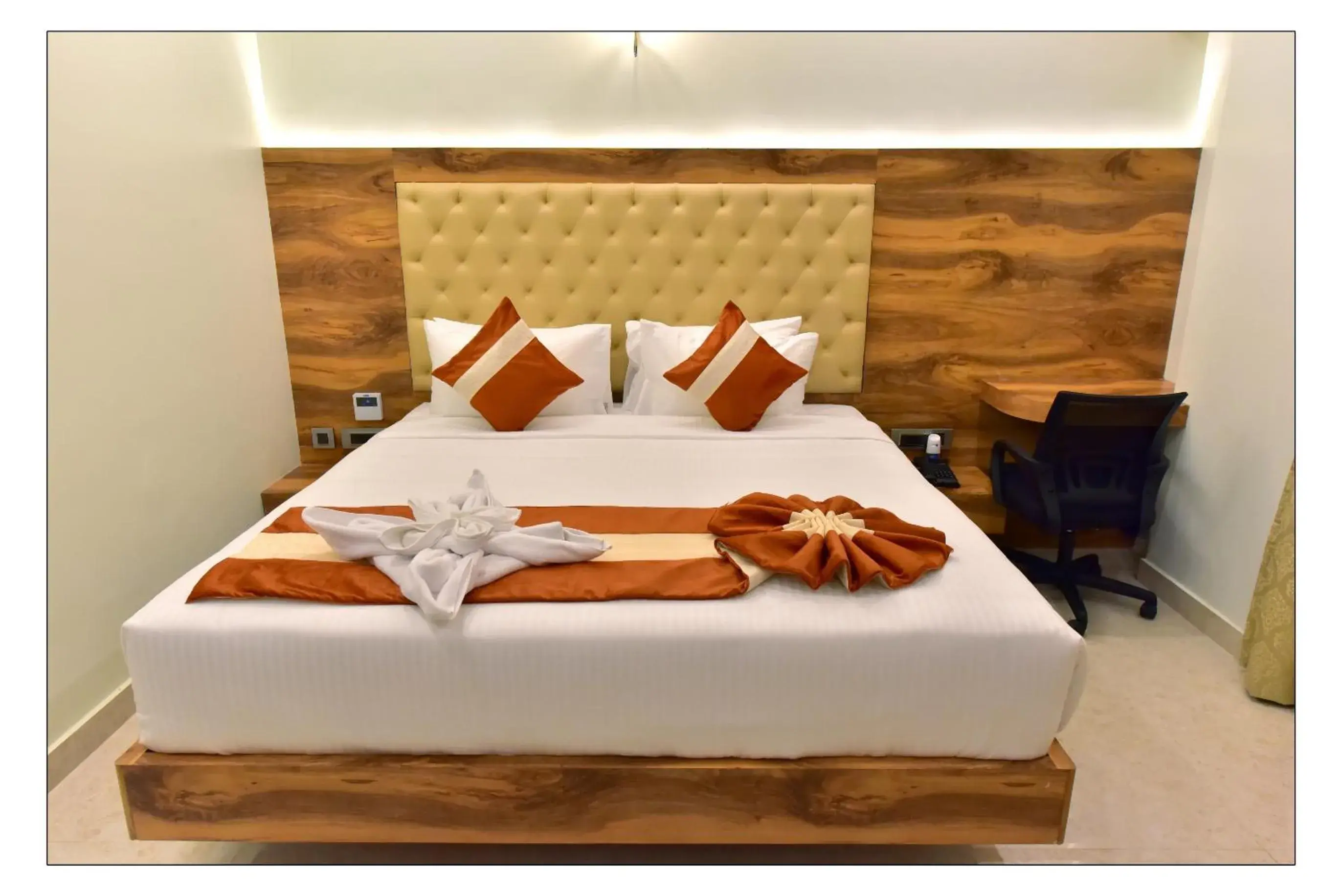 Bedroom, Bed in Royal Lotus View Resotel Bedroom, Bed in Royal Lotus View Resotel