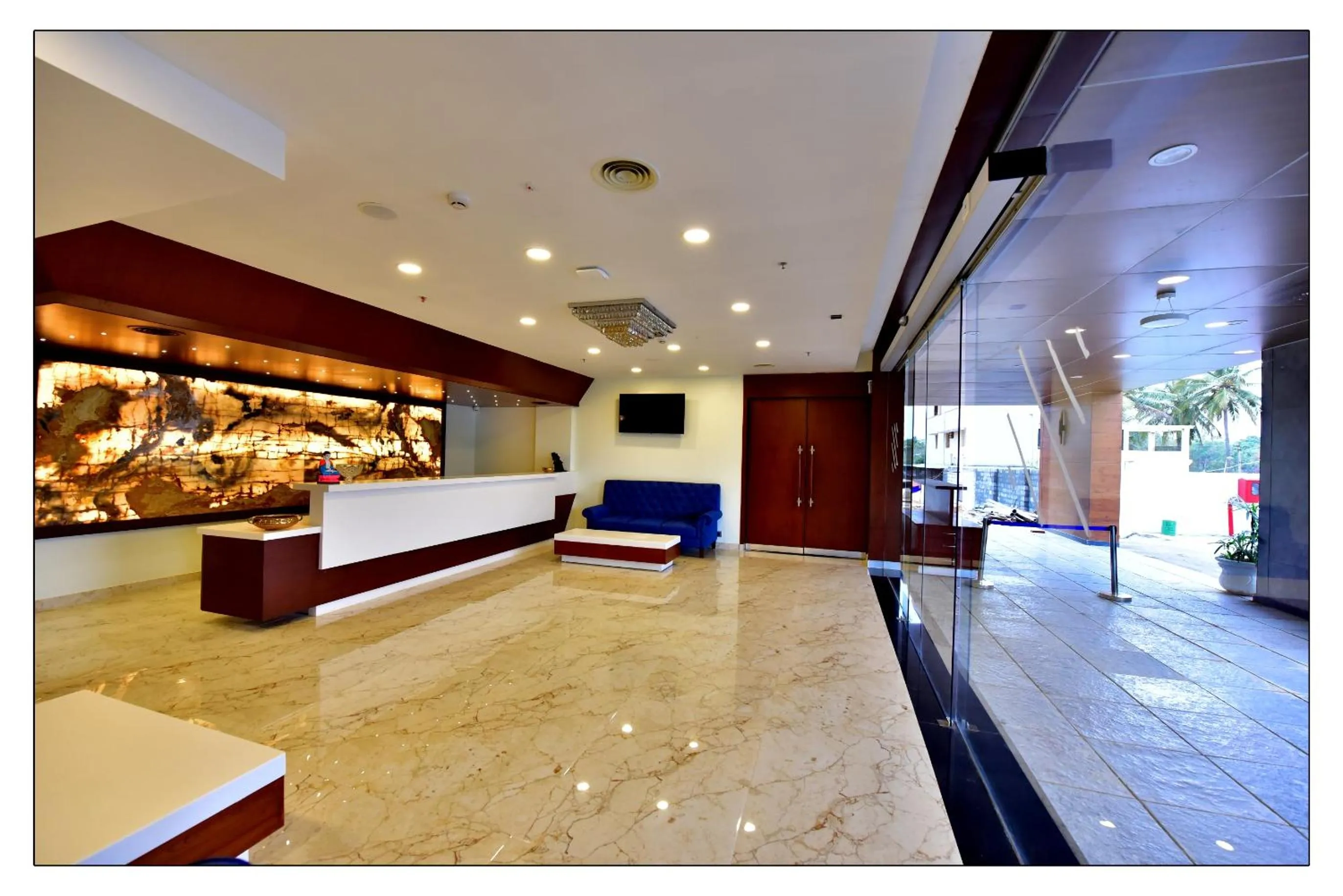 Lobby or reception in Royal Lotus View Resotel