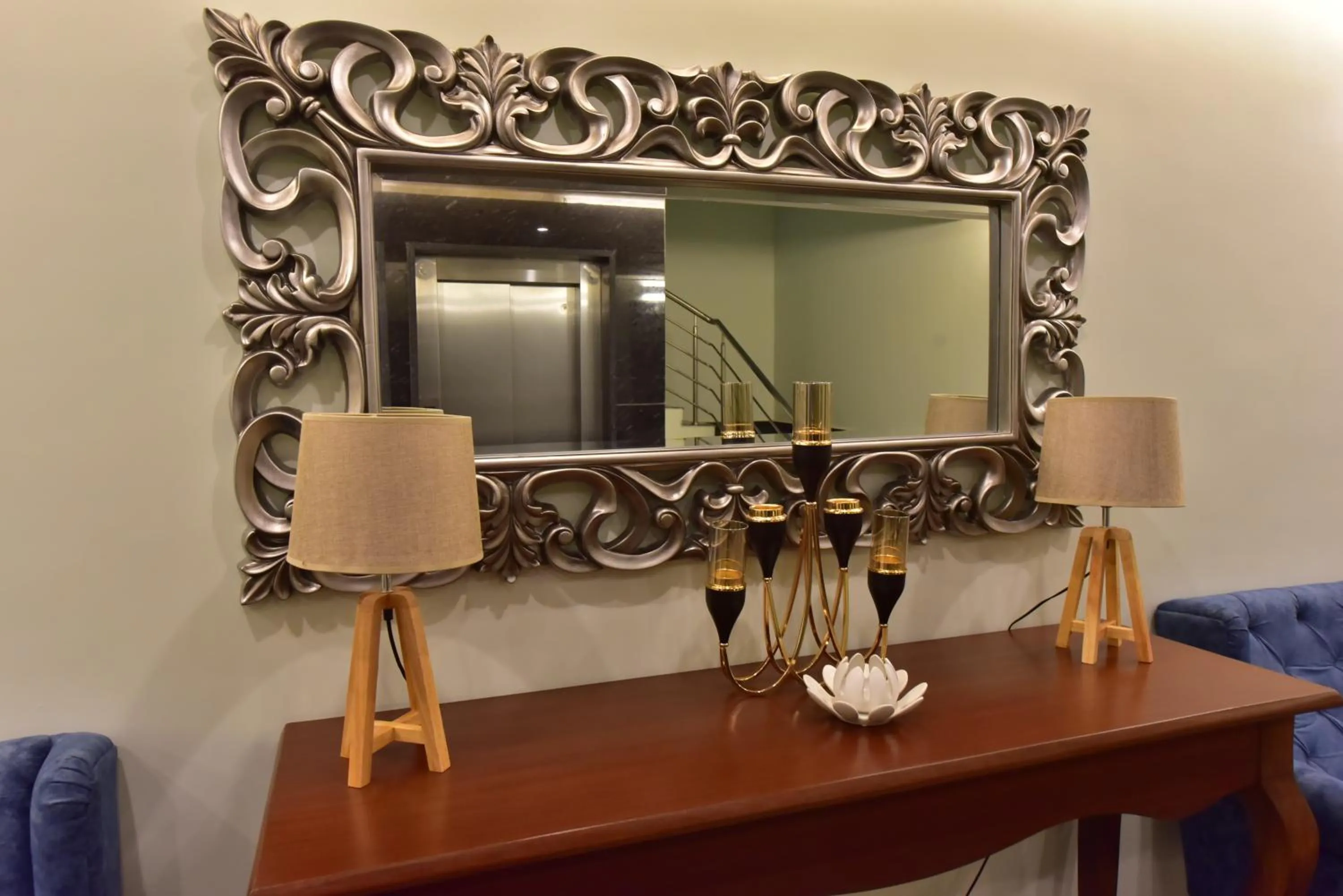 Decorative detail in Royal Lotus View Resotel