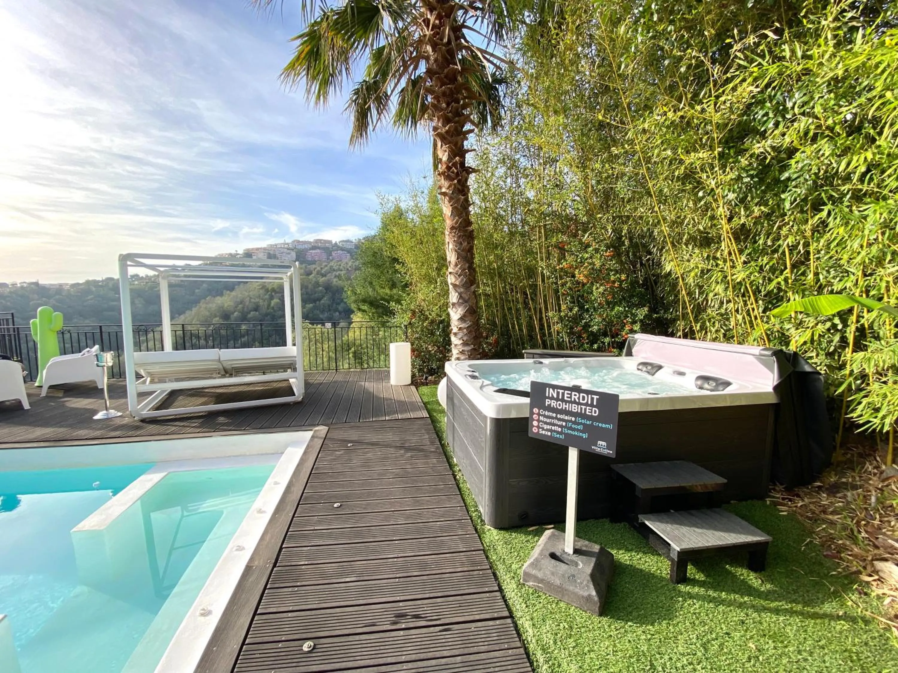 Hot Tub in VILLA COLINA Cannes Mandelieu