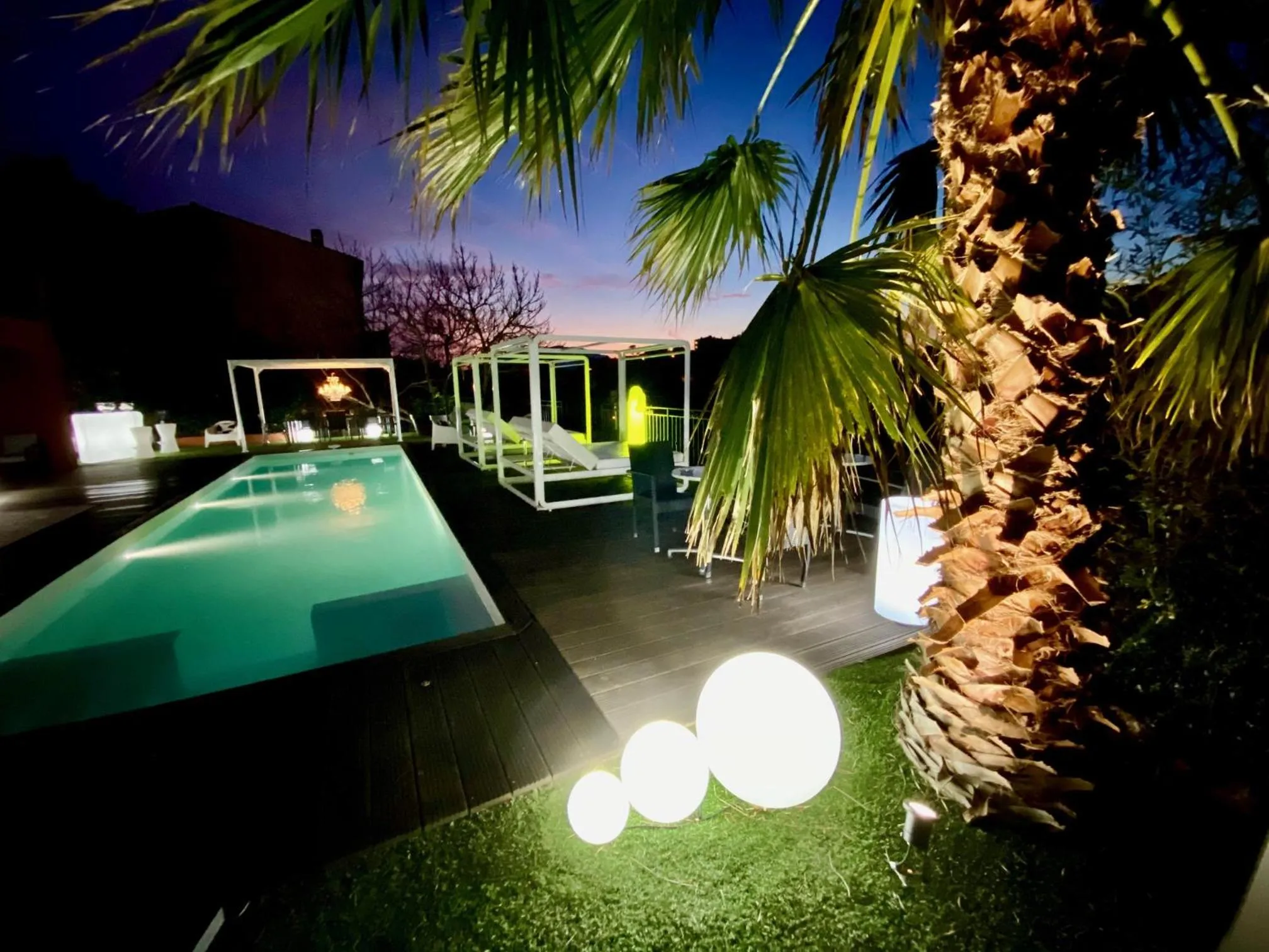 Night in VILLA COLINA Cannes Mandelieu