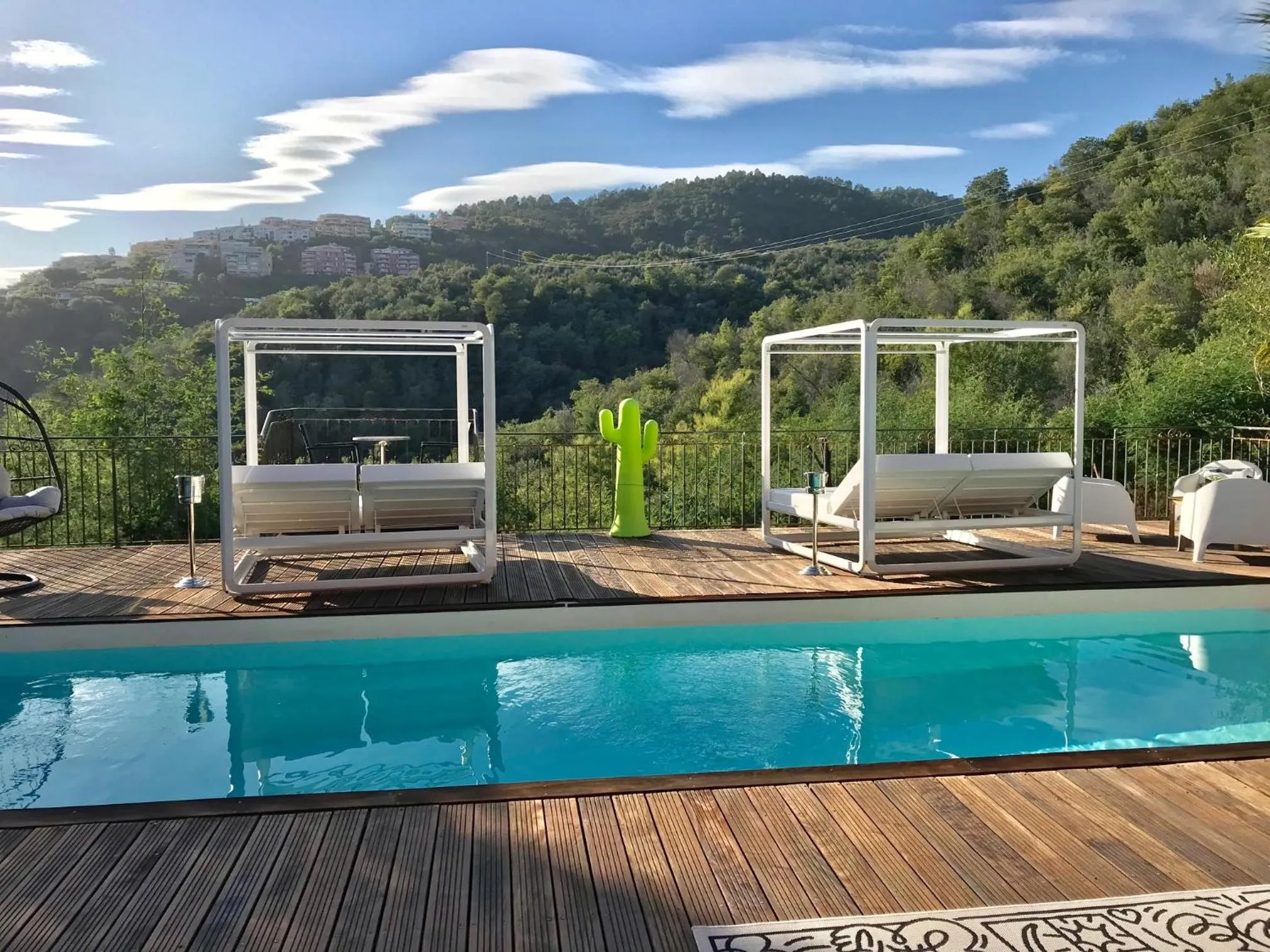 Garden view in VILLA COLINA Cannes Mandelieu
