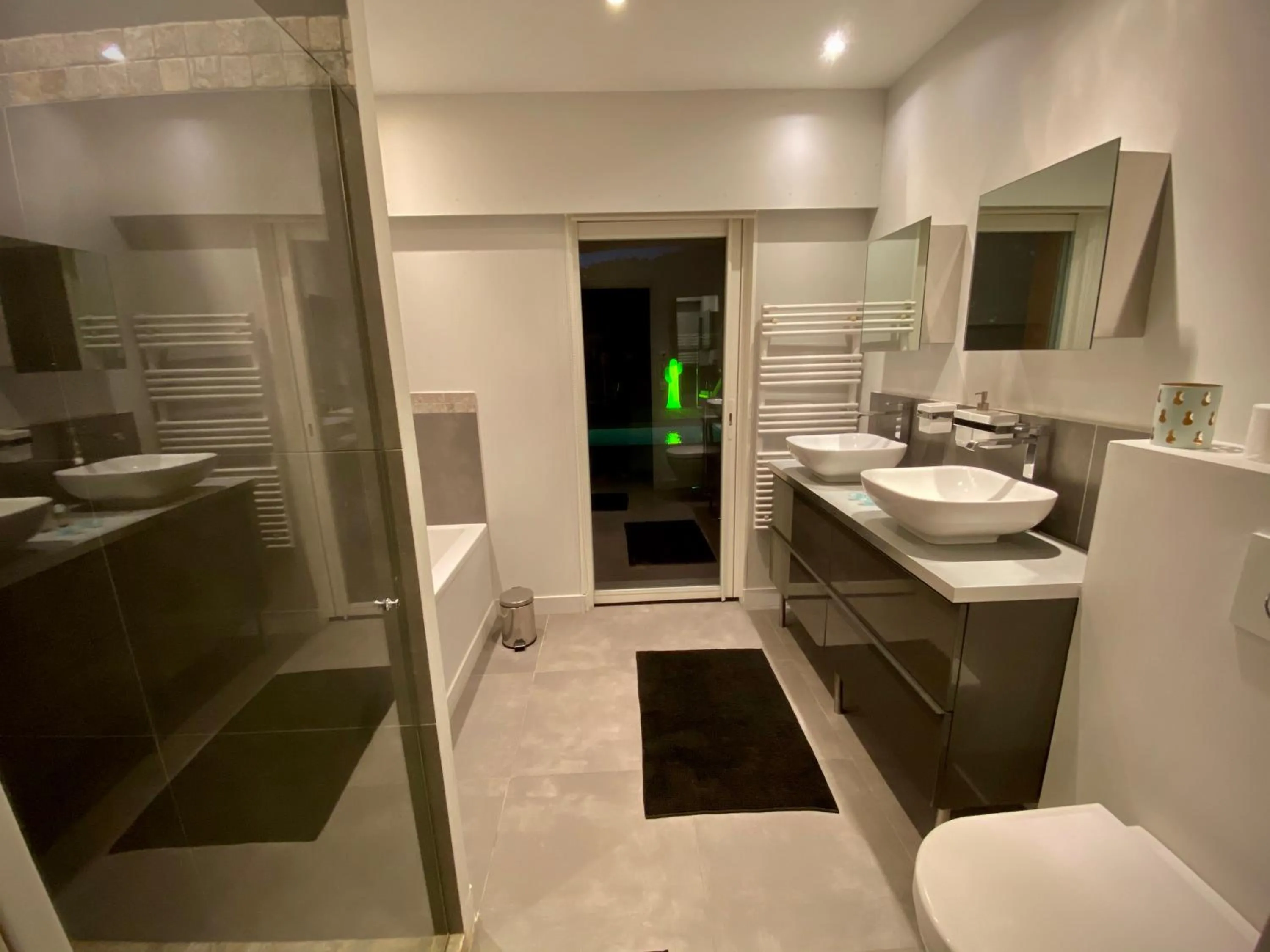 Bathroom in VILLA COLINA Cannes Mandelieu