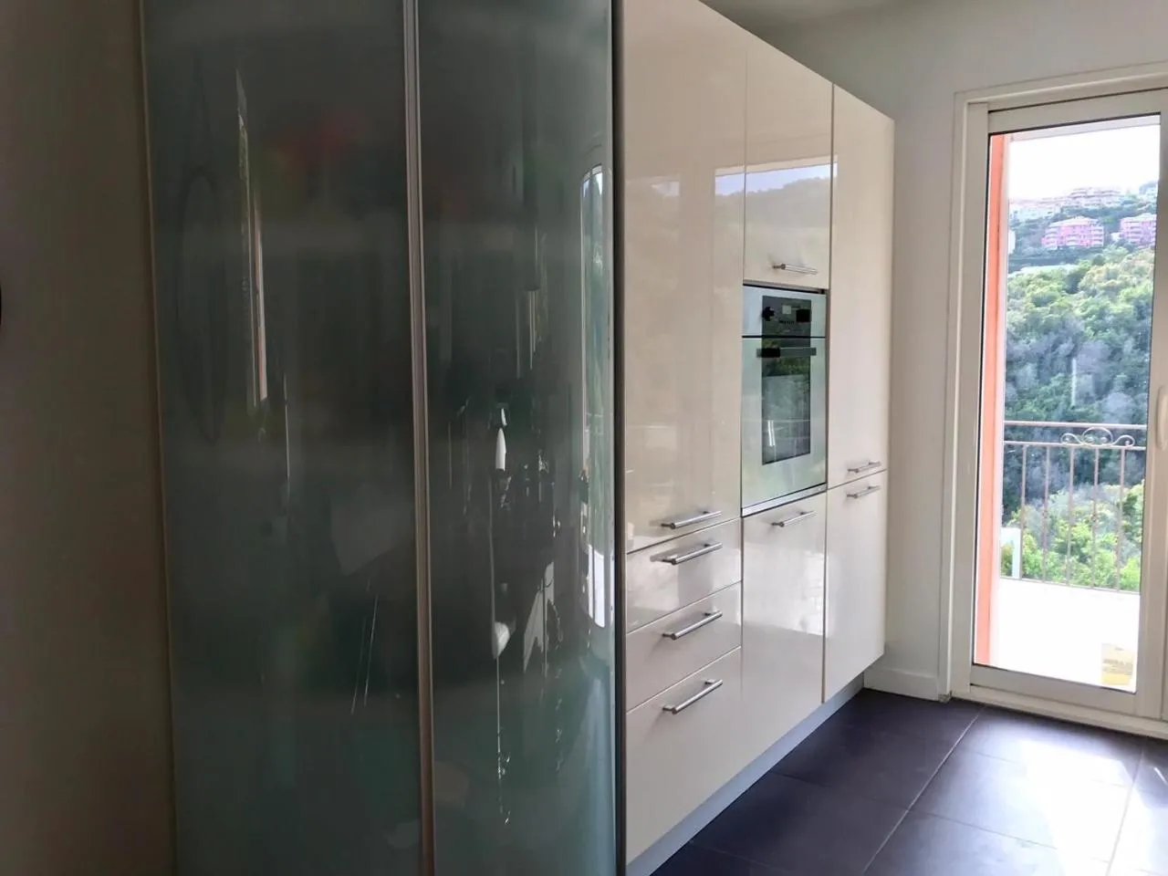 Kitchen or kitchenette in VILLA COLINA Cannes Mandelieu