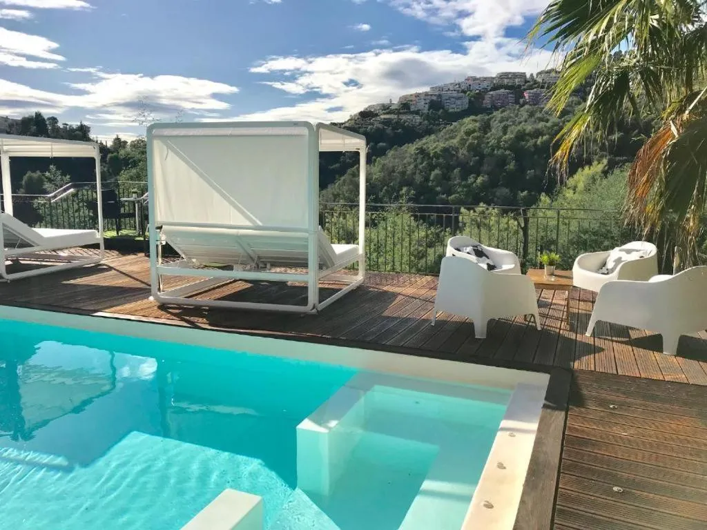 Swimming pool in VILLA COLINA Cannes Mandelieu