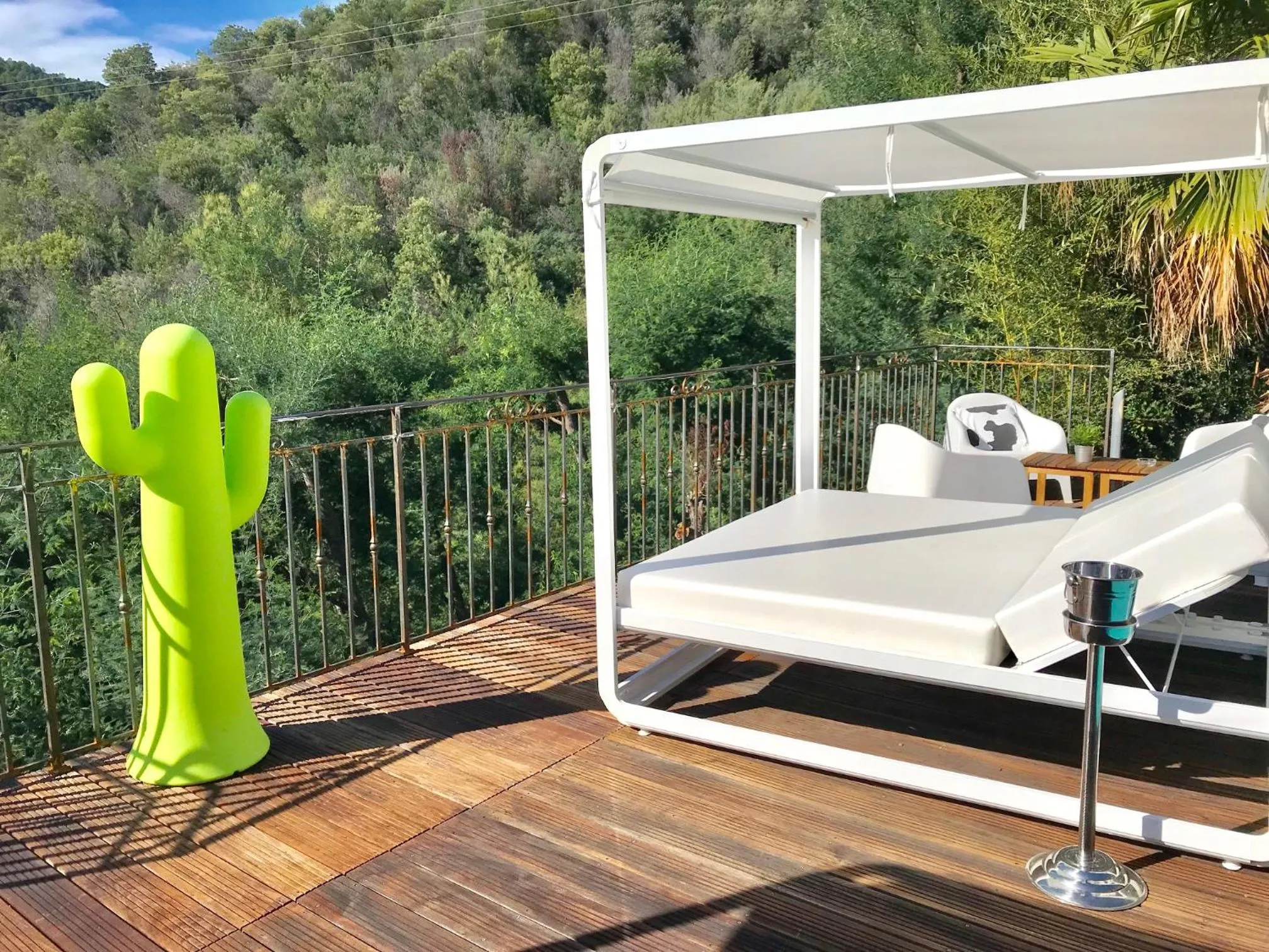 Patio in VILLA COLINA Cannes Mandelieu