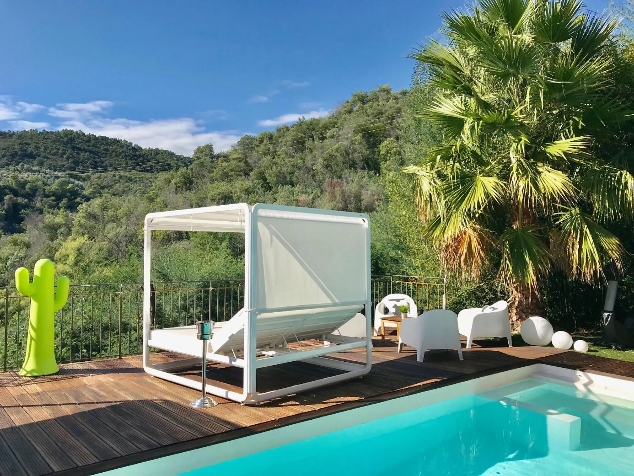 Mountain view in VILLA COLINA Cannes Mandelieu
