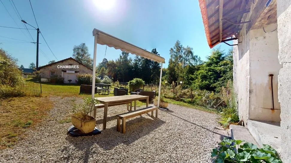 Property building in MOULIN DE LACHAUD - HOTEL et GITES