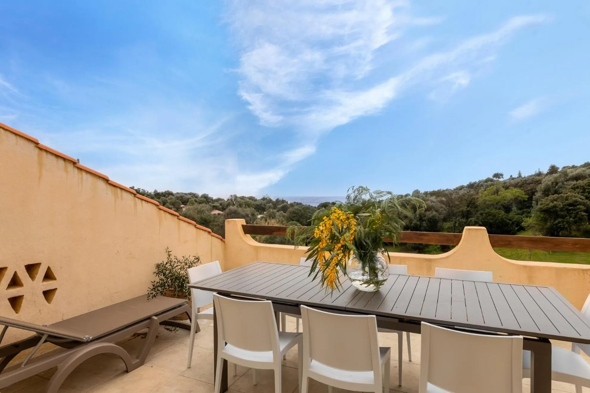 Patio in Residence Helios
