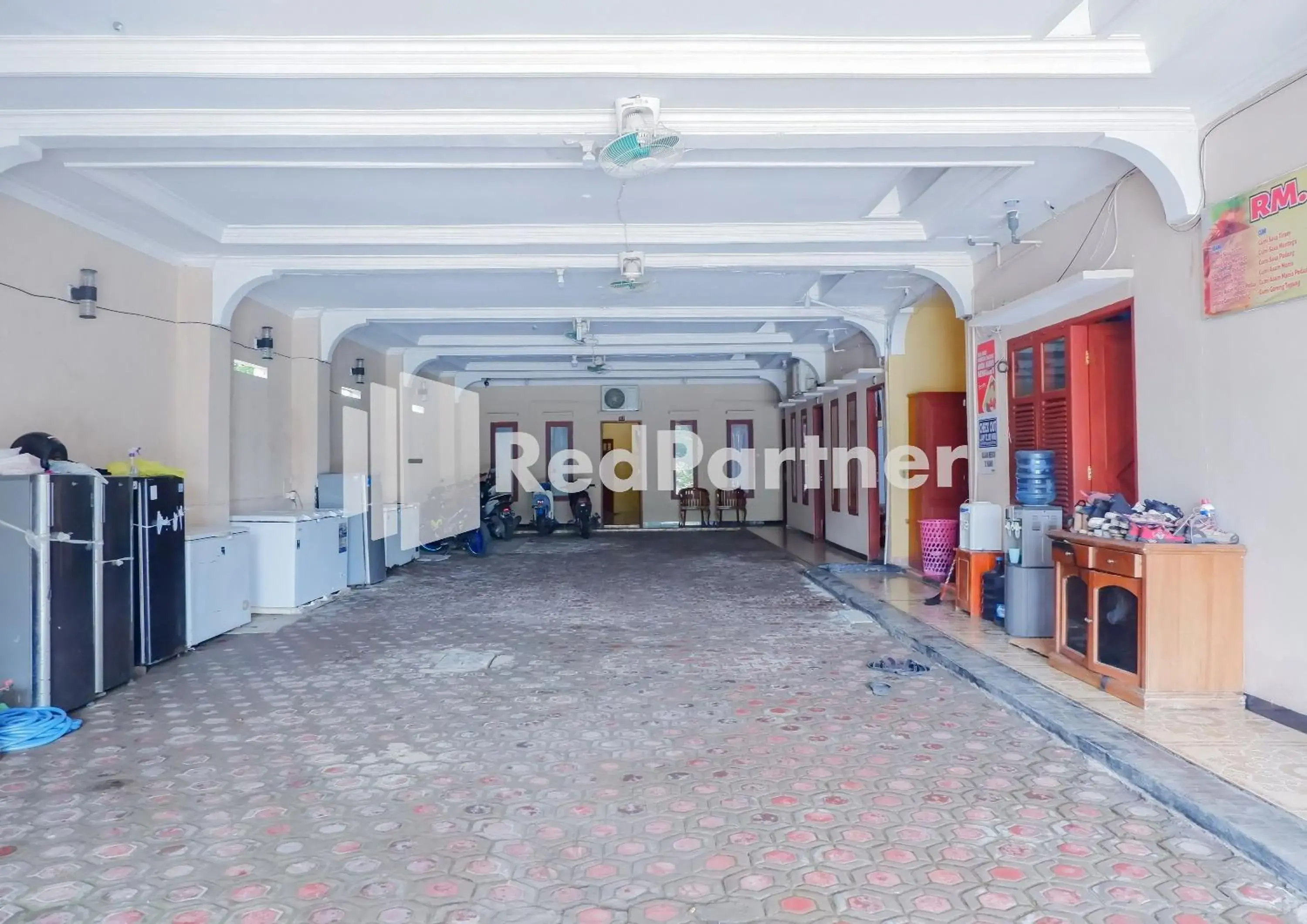 Property building in MS Hotel Pangandaran Mitra RedDoorz Property building in MS Hotel Pangandaran Mitra RedDoorz