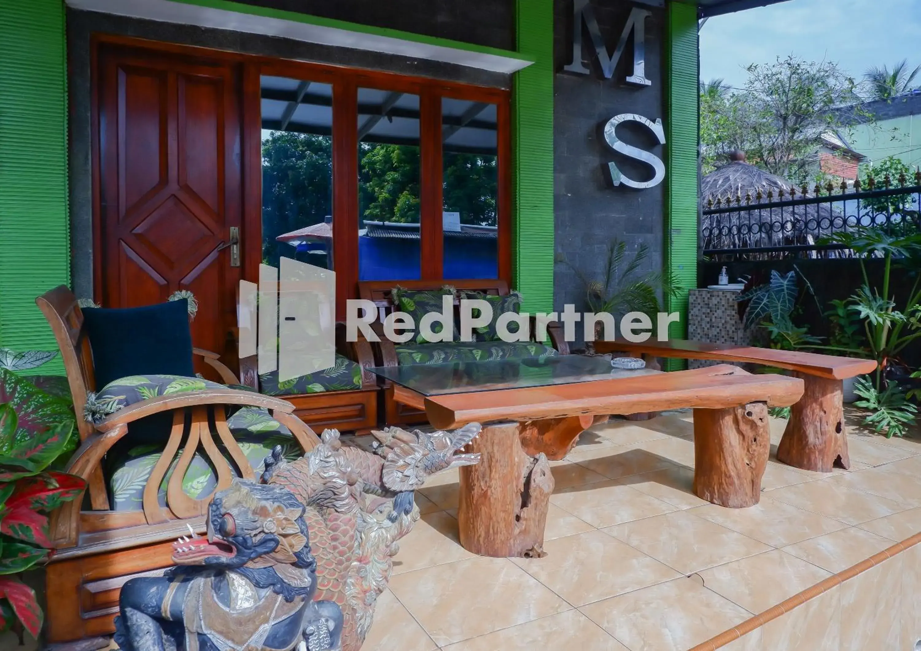 Property building in MS Hotel Pangandaran Mitra RedDoorz Property building in MS Hotel Pangandaran Mitra RedDoorz