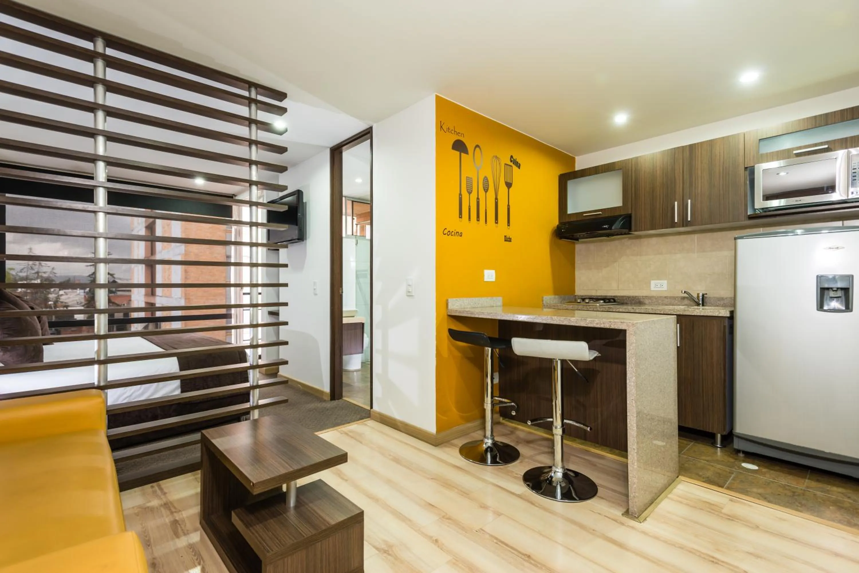 kitchen in Hotel Apartamentos Regency La Feria