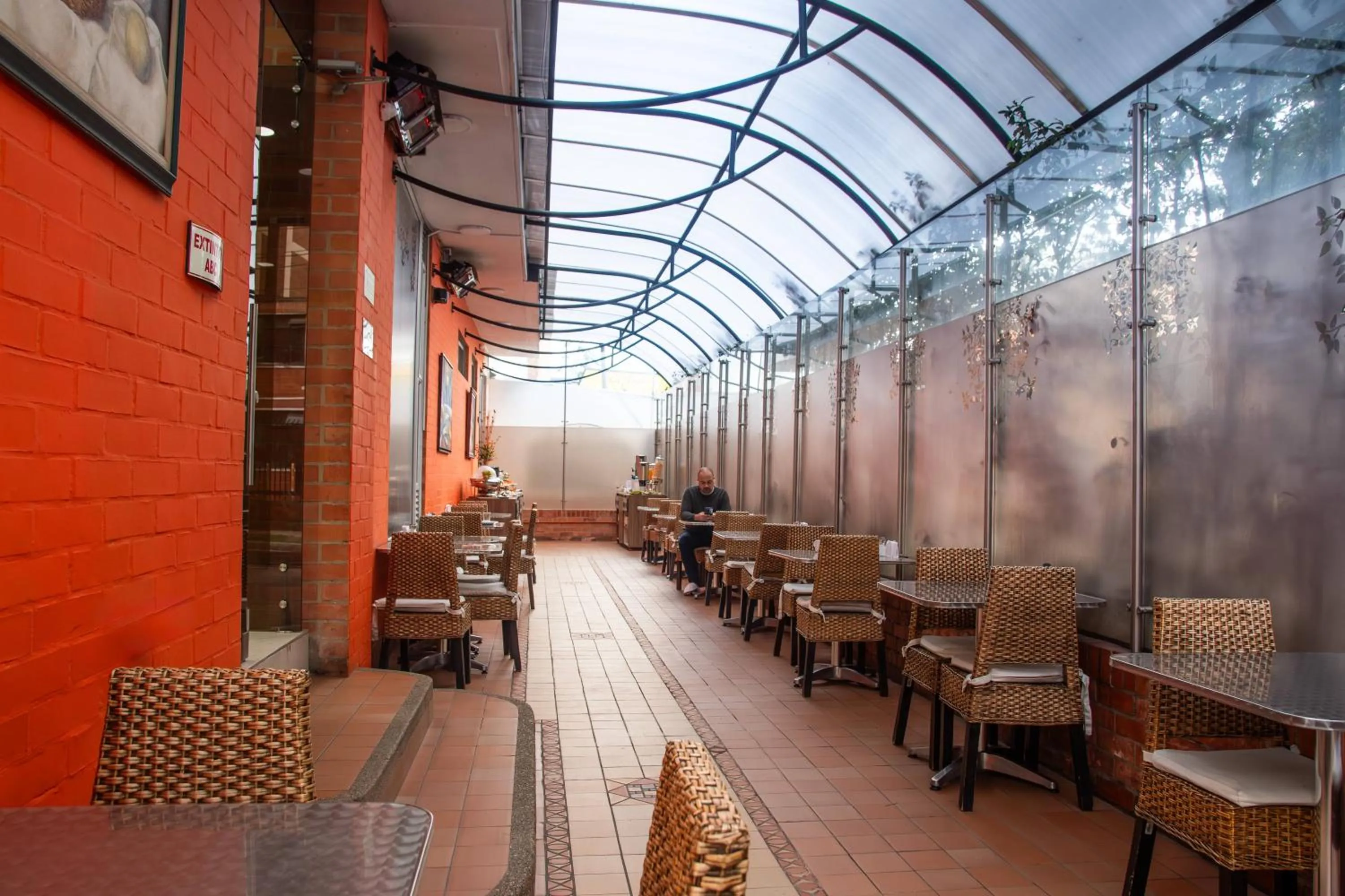 Restaurant/places to eat in Hotel Apartamentos Regency La Feria