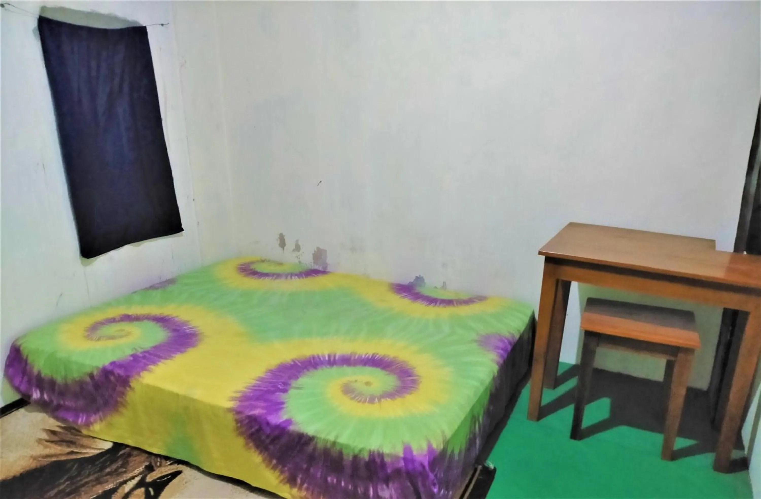 Bedroom, Bed in Cheap Inn Banyuwangi