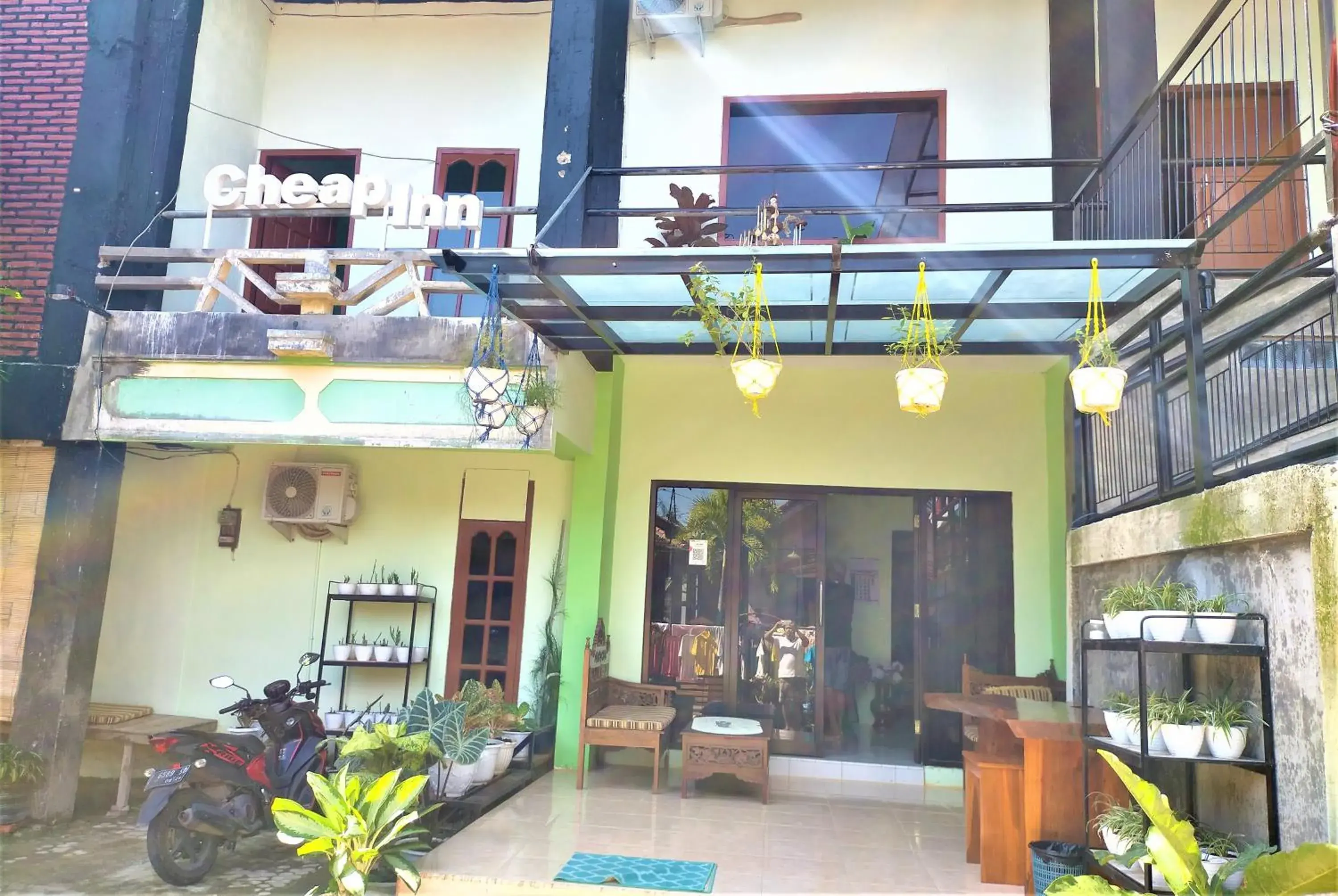 Property building in Cheap Inn Banyuwangi Property building in Cheap Inn Banyuwangi