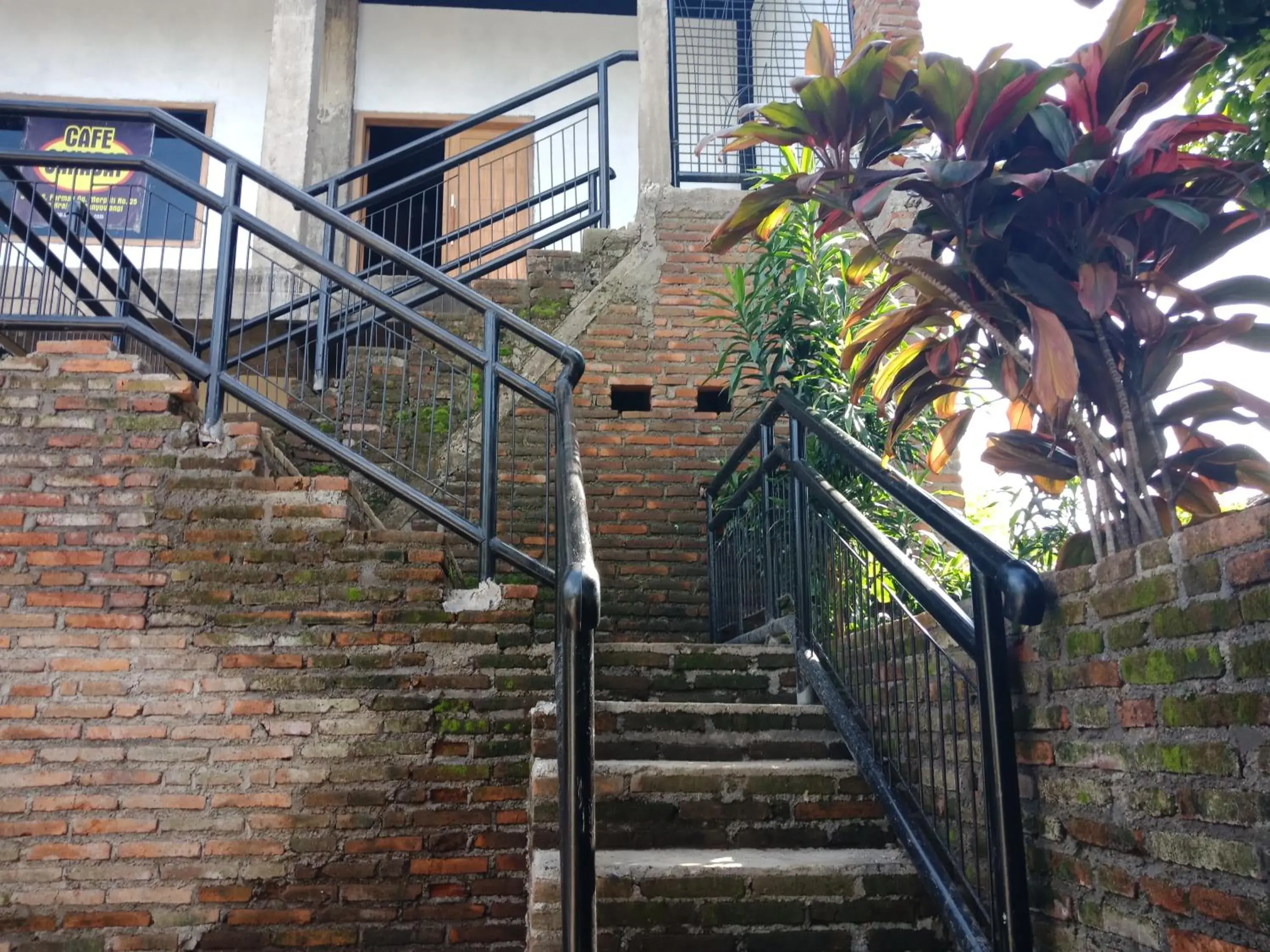 Facade/entrance in Cheap Inn Banyuwangi Facade/entrance in Cheap Inn Banyuwangi