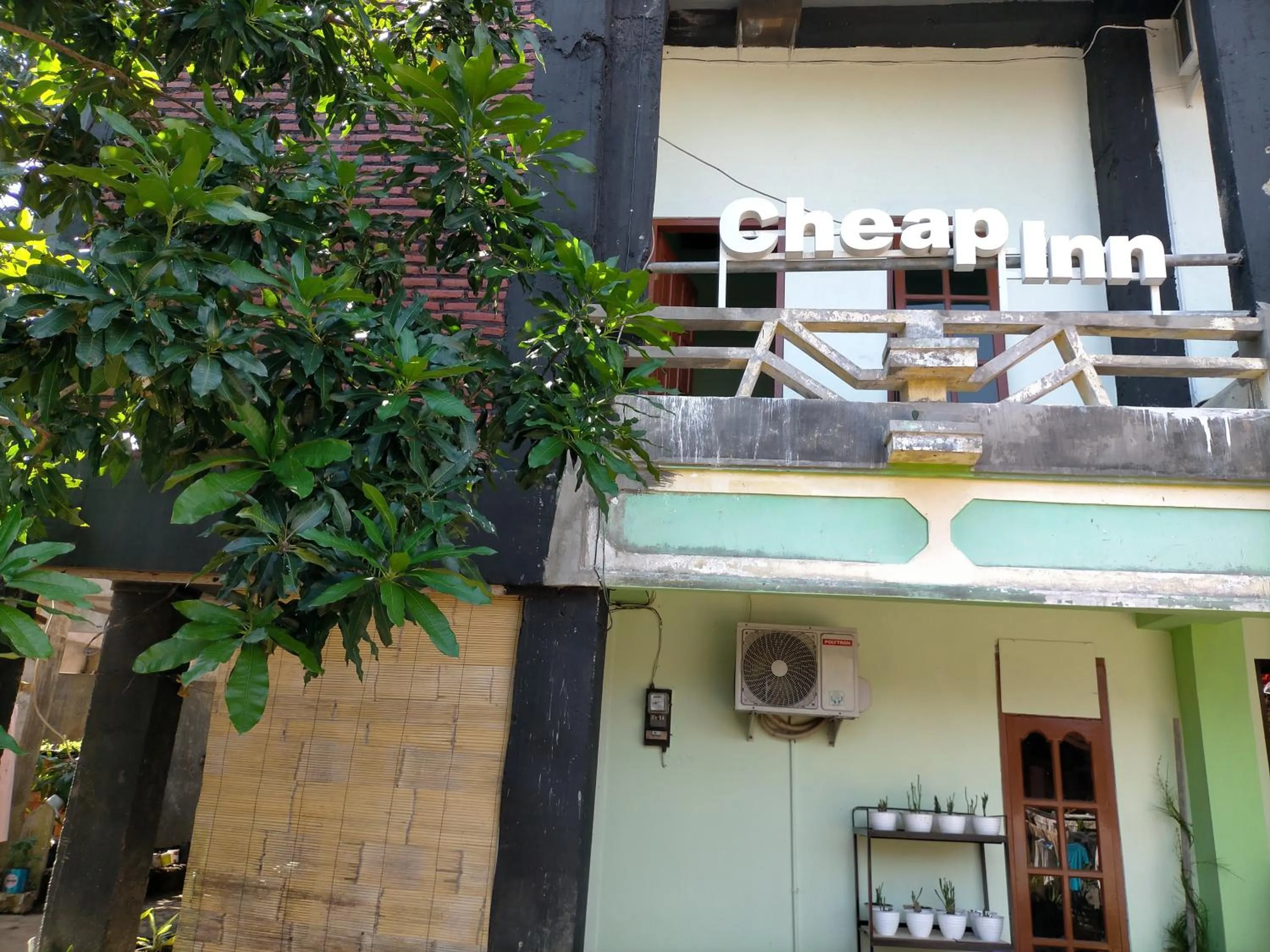 Property building in Cheap Inn Banyuwangi