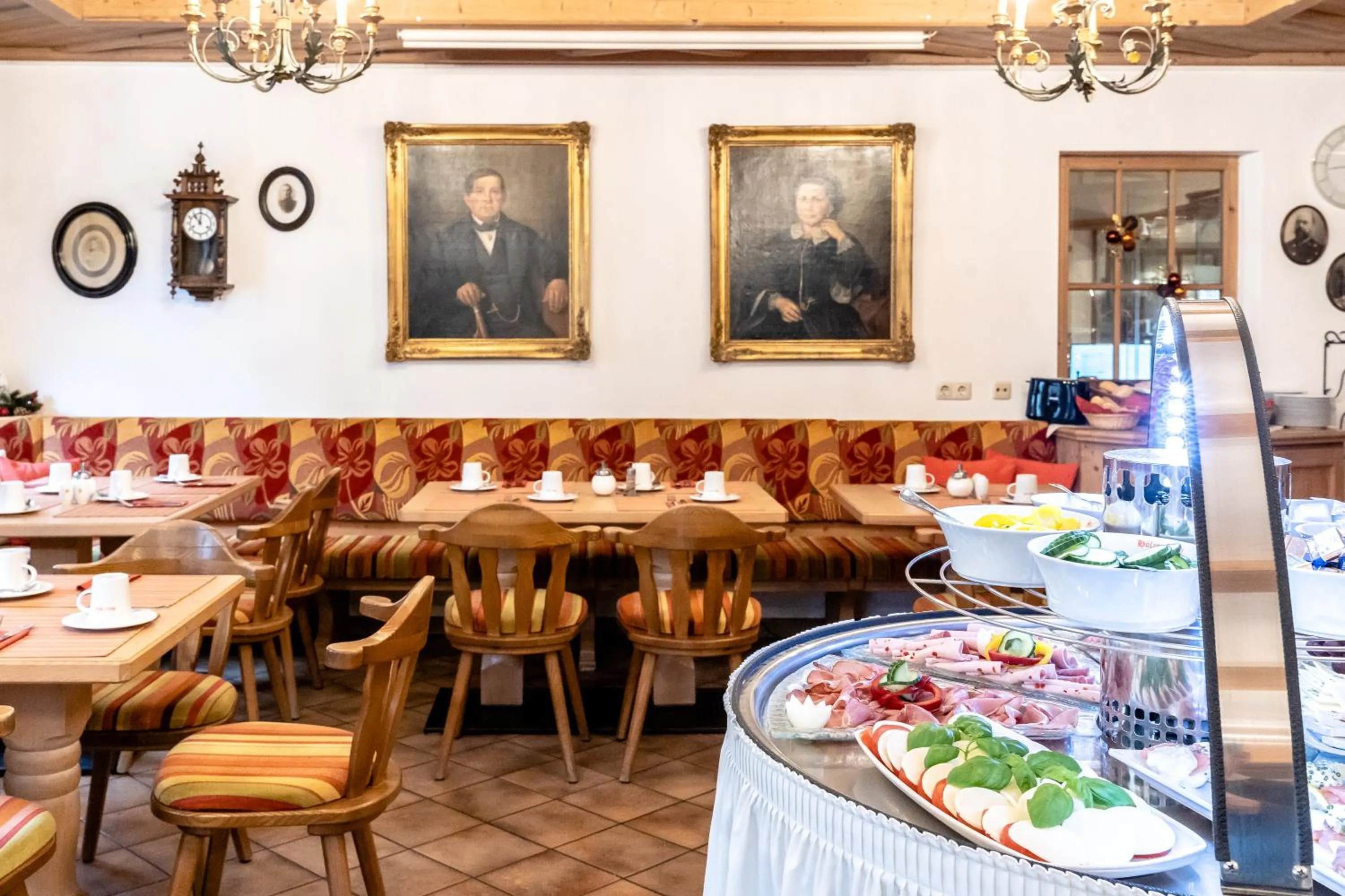 Restaurant/places to eat in Hotel Hölzer Bräu by Lehmann Hotels