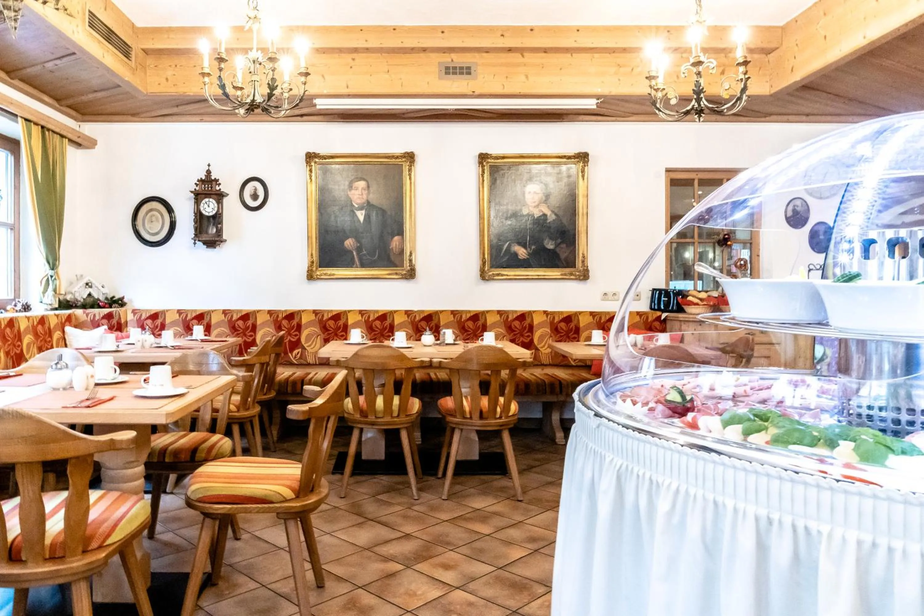 Restaurant/places to eat in Hotel Hölzer Bräu by Lehmann Hotels