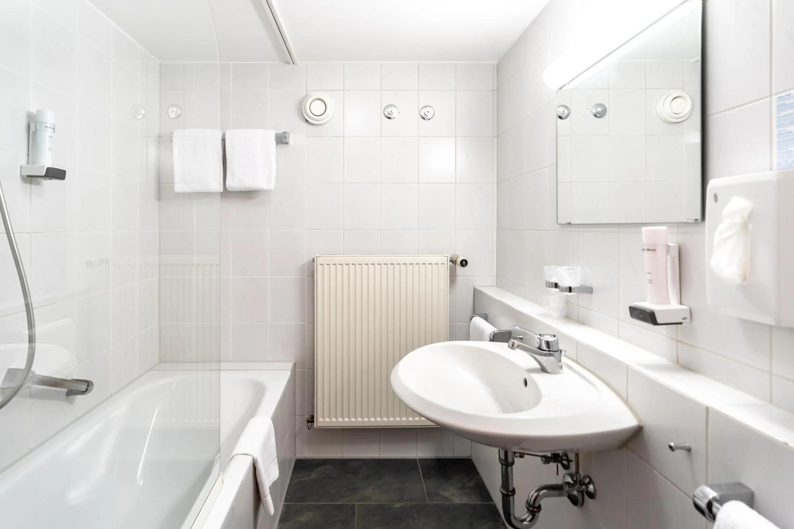 Bathroom in Hotel Hölzer Bräu by Lehmann Hotels